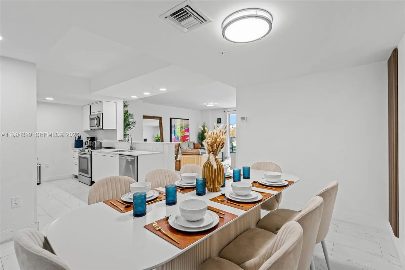 1850 Monroe St 310, Hollywood, Florida 33020, Hollywood, Florida 33020, 3 Bedrooms Bedrooms, ,2 BathroomsBathrooms,Residential,For Sale,1850 Monroe St 310, Hollywood, Florida 33020,A11994329