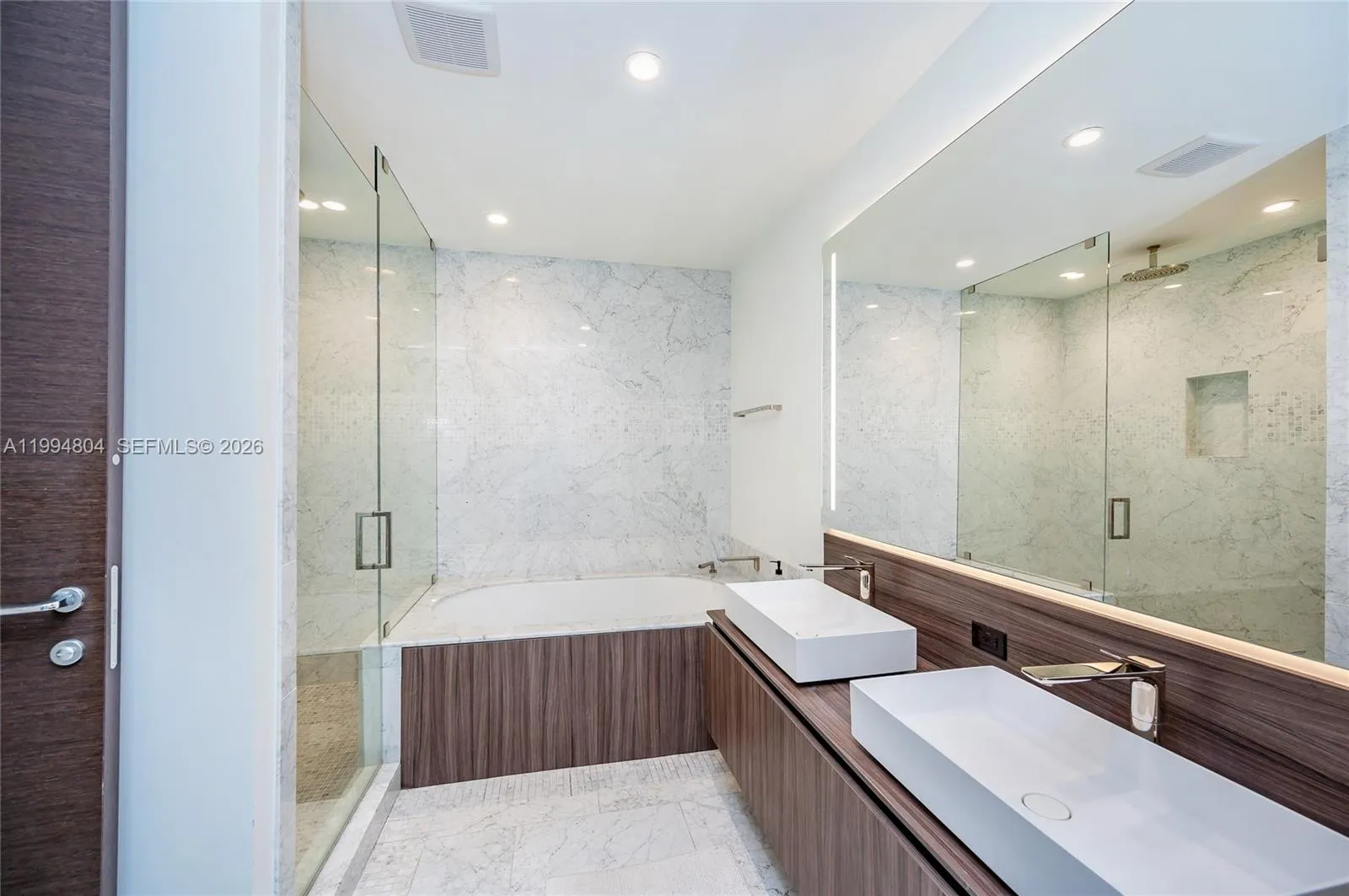 1000 Brickell Plz Ph5004, Miami, Florida 33131, Miami, Florida 33131, 4 Bedrooms Bedrooms, ,4 BathroomsBathrooms,Residential Lease,For Rent,1000 Brickell Plz Ph5004, Miami, Florida 33131,A11994804