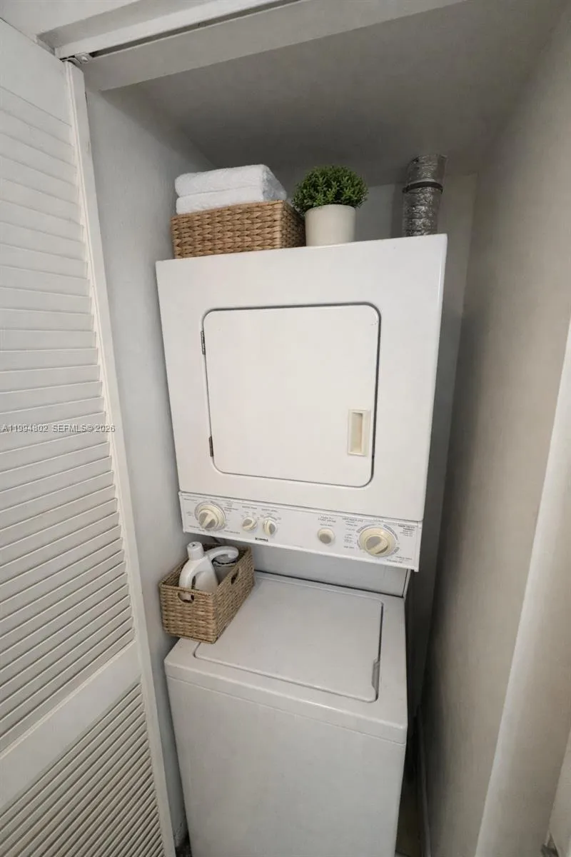 1400 Sw 124th Ter 304q, Pembroke Pines, Florida 33, Pembroke Pines, Florida 33027, 1 Bedroom Bedrooms, ,1 BathroomBathrooms,Residential Lease,For Rent,1400 Sw 124th Ter 304q, Pembroke Pines, Florida 33,A11994802