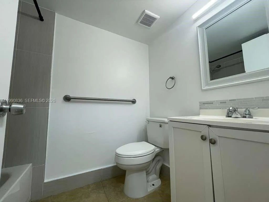 3410 Foxcroft Rd 213, Miramar, Florida 33025, Miramar, Florida 33025, 2 Bedrooms Bedrooms, ,2 BathroomsBathrooms,Residential Lease,For Rent,3410 Foxcroft Rd 213, Miramar, Florida 33025,A11990836