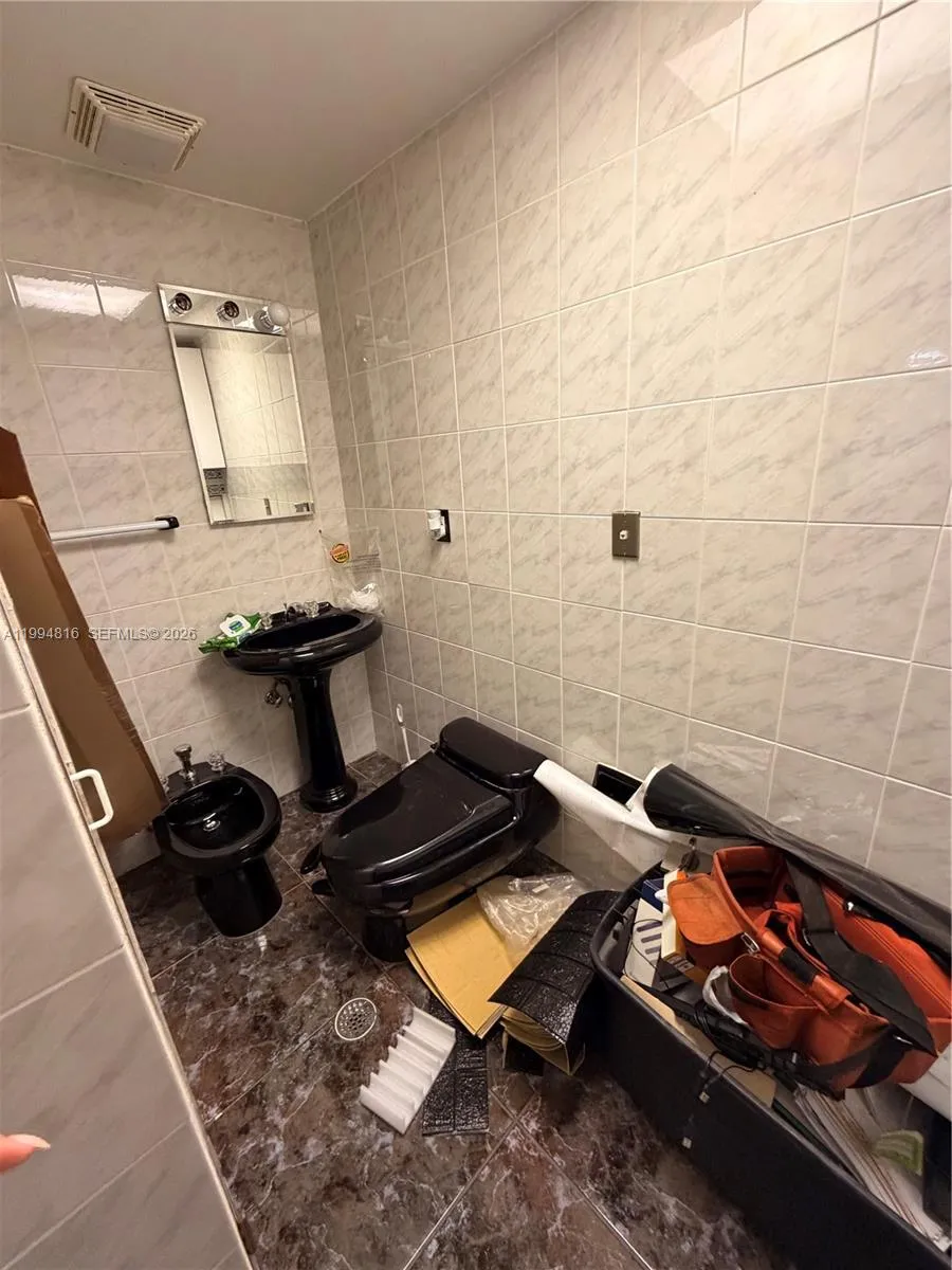 7034 Nw 50th St 3-2, Miami, Florida 33166, Miami, Florida 33166, ,Commercial Lease,For Rent,7034 Nw 50th St 3-2, Miami, Florida 33166,A11994816