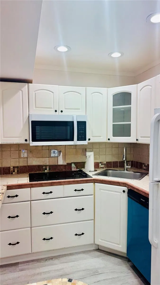 17570 Atlantic Blvd 403, Sunny Isles Beach, Florid, Sunny Isles Beach, Florida 33160, 1 Bedroom Bedrooms, ,1 BathroomBathrooms,Residential Lease,For Rent,17570 Atlantic Blvd 403, Sunny Isles Beach, Florid,A11994822