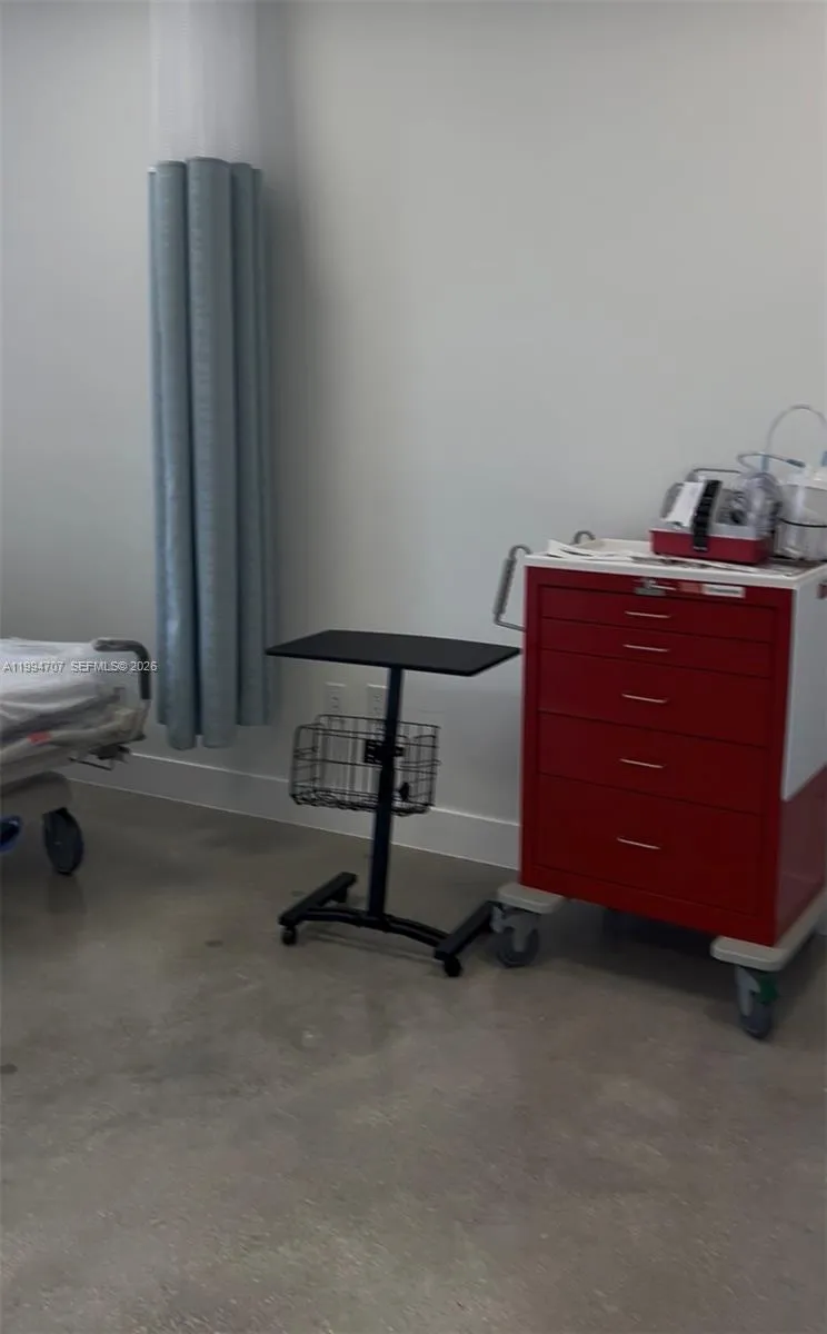 860 Nw 42nd Ave 203, Miami, Florida 33126, Miami, Florida 33126, ,Commercial Lease,For Rent,860 Nw 42nd Ave 203, Miami, Florida 33126,A11994707