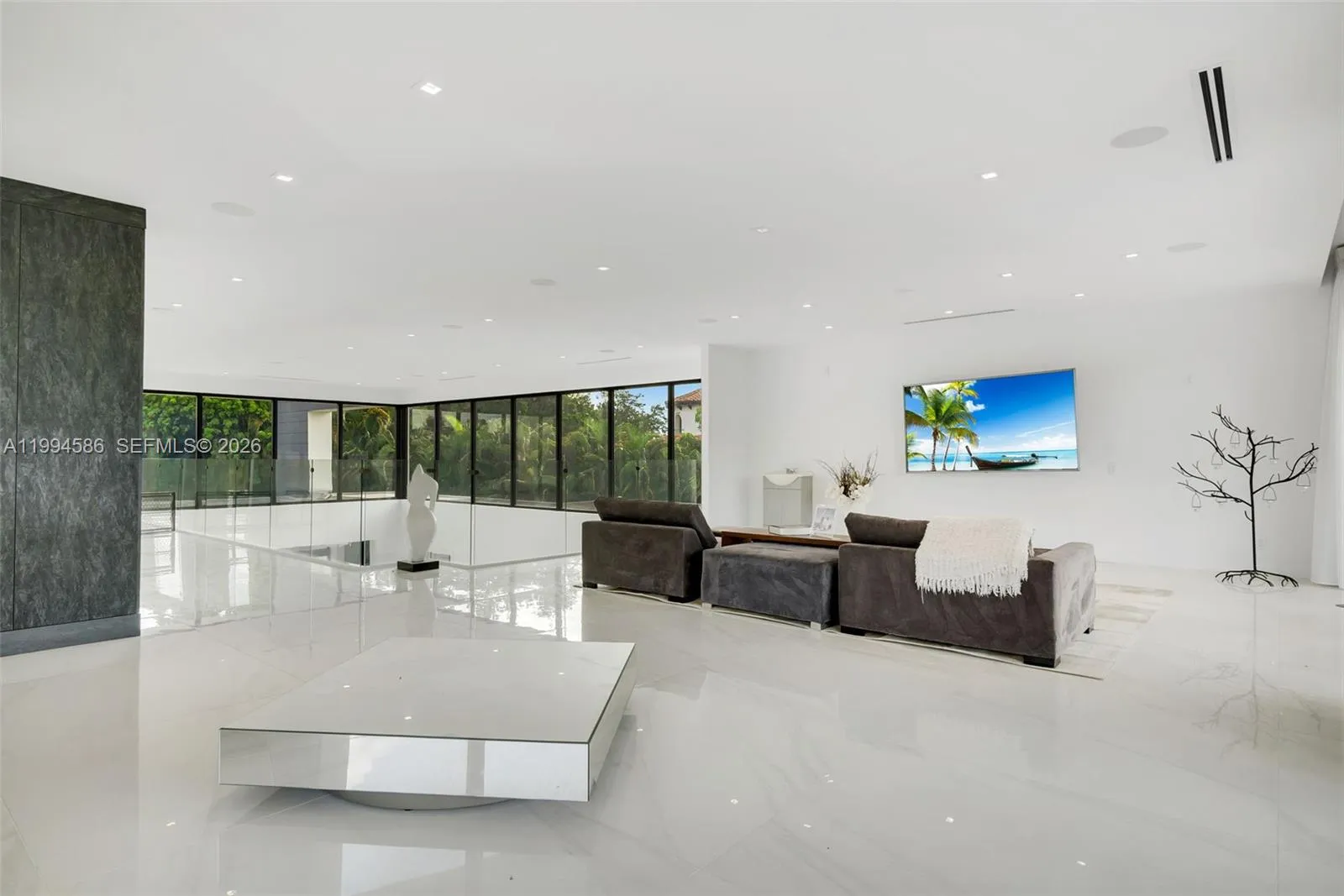 2nd floor family/entertainment area