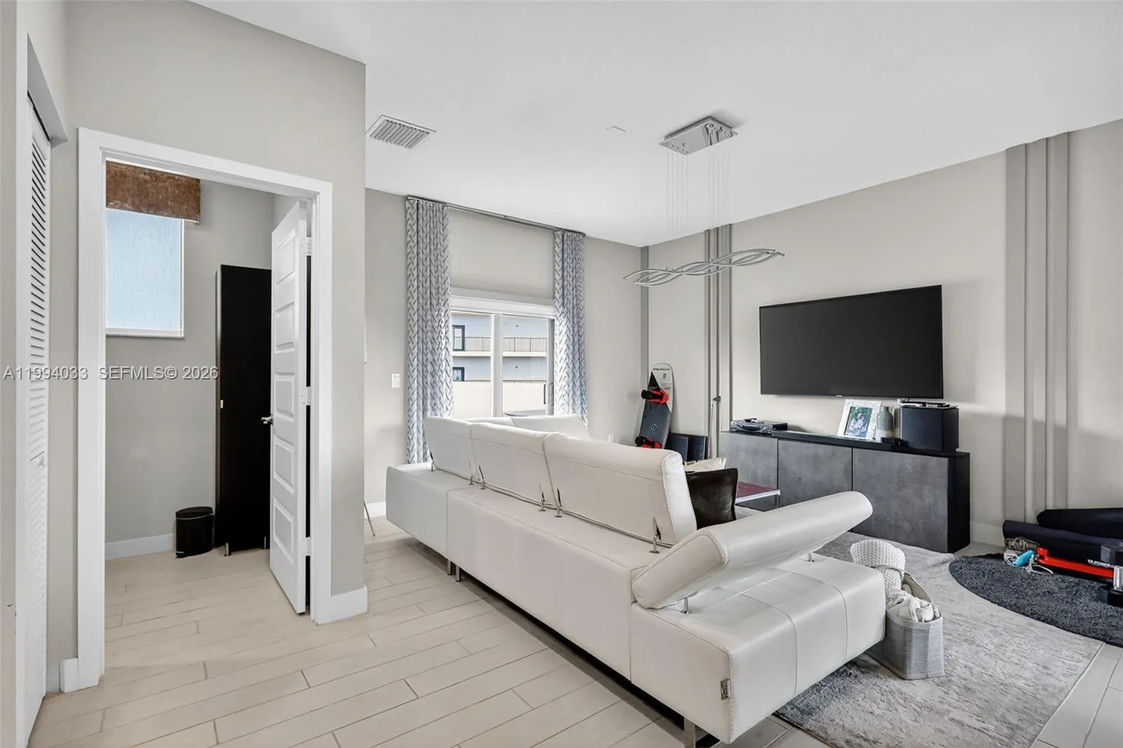 4740 Nw 84th Ave 4740, Doral, Florida 33166, Doral, Florida 33166, 4 Bedrooms Bedrooms, ,2 BathroomsBathrooms,Residential Lease,For Rent,4740 Nw 84th Ave 4740, Doral, Florida 33166,A11994033