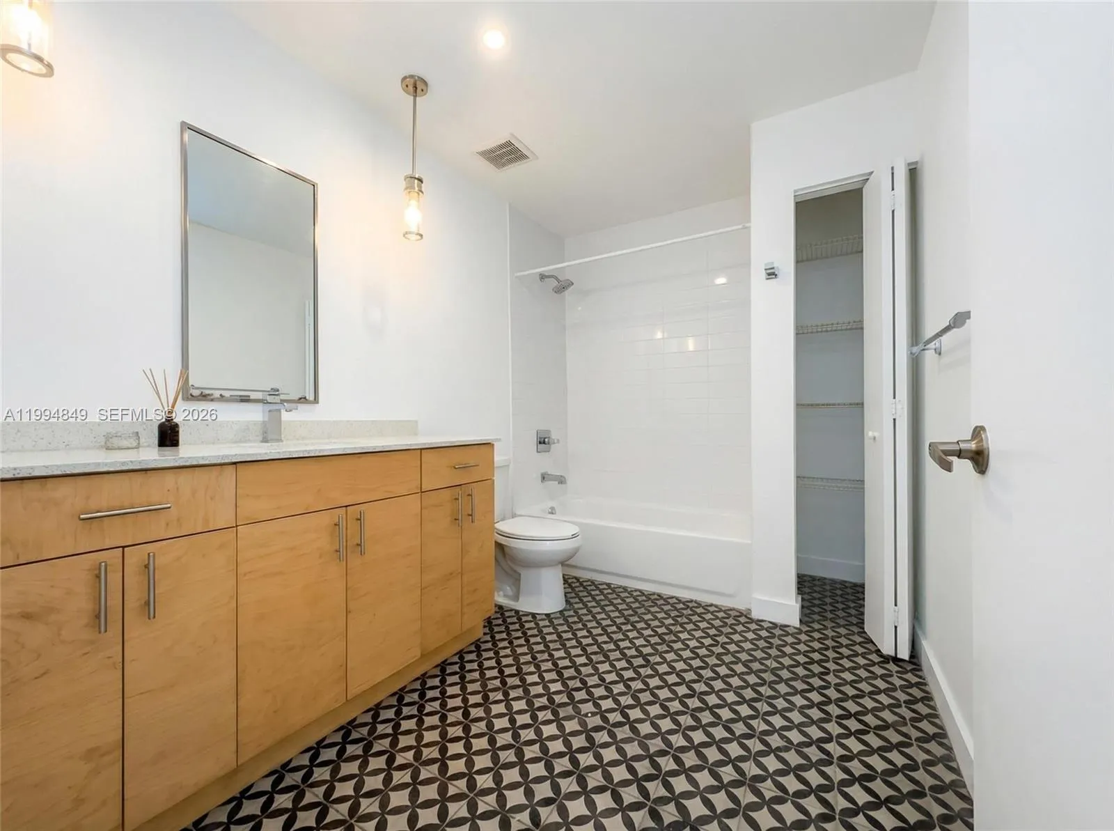 761 Nw 1st St 302, Miami, Florida 33128, Miami, Florida 33128, 1 Bedroom Bedrooms, ,1 BathroomBathrooms,Residential Lease,For Rent,761 Nw 1st St 302, Miami, Florida 33128,A11994849