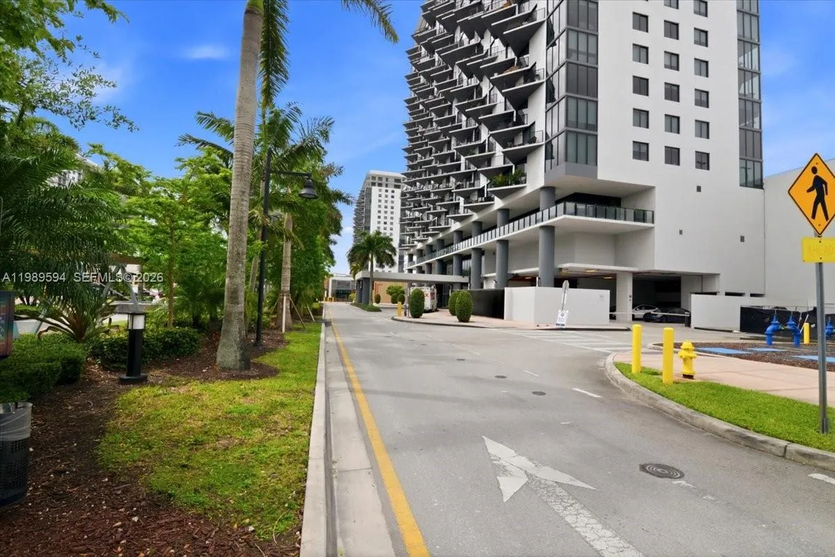 5300 Paseo Blvd 1803, Doral, Florida 33166, Doral, Florida 33166, 2 Bedrooms Bedrooms, ,2 BathroomsBathrooms,Residential,For Sale,5300 Paseo Blvd 1803, Doral, Florida 33166,A11989594