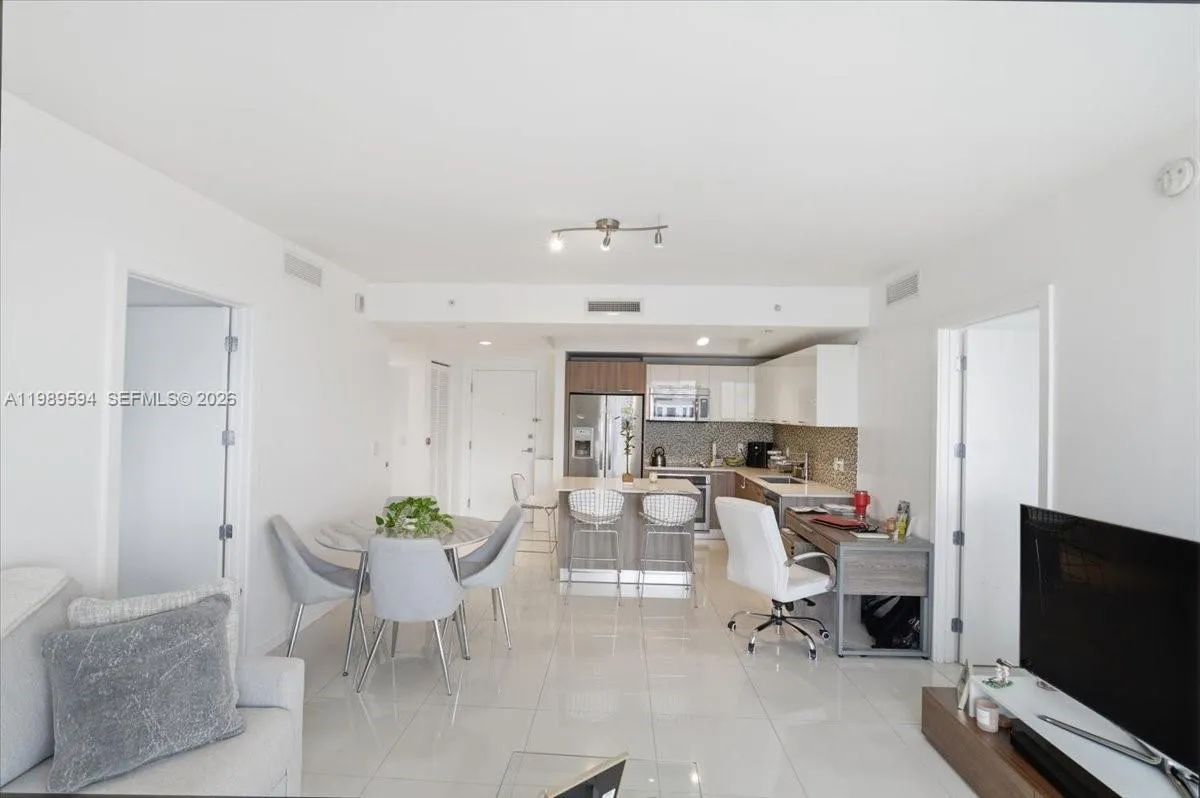 5300 Paseo Blvd 1803, Doral, Florida 33166, Doral, Florida 33166, 2 Bedrooms Bedrooms, ,2 BathroomsBathrooms,Residential,For Sale,5300 Paseo Blvd 1803, Doral, Florida 33166,A11989594