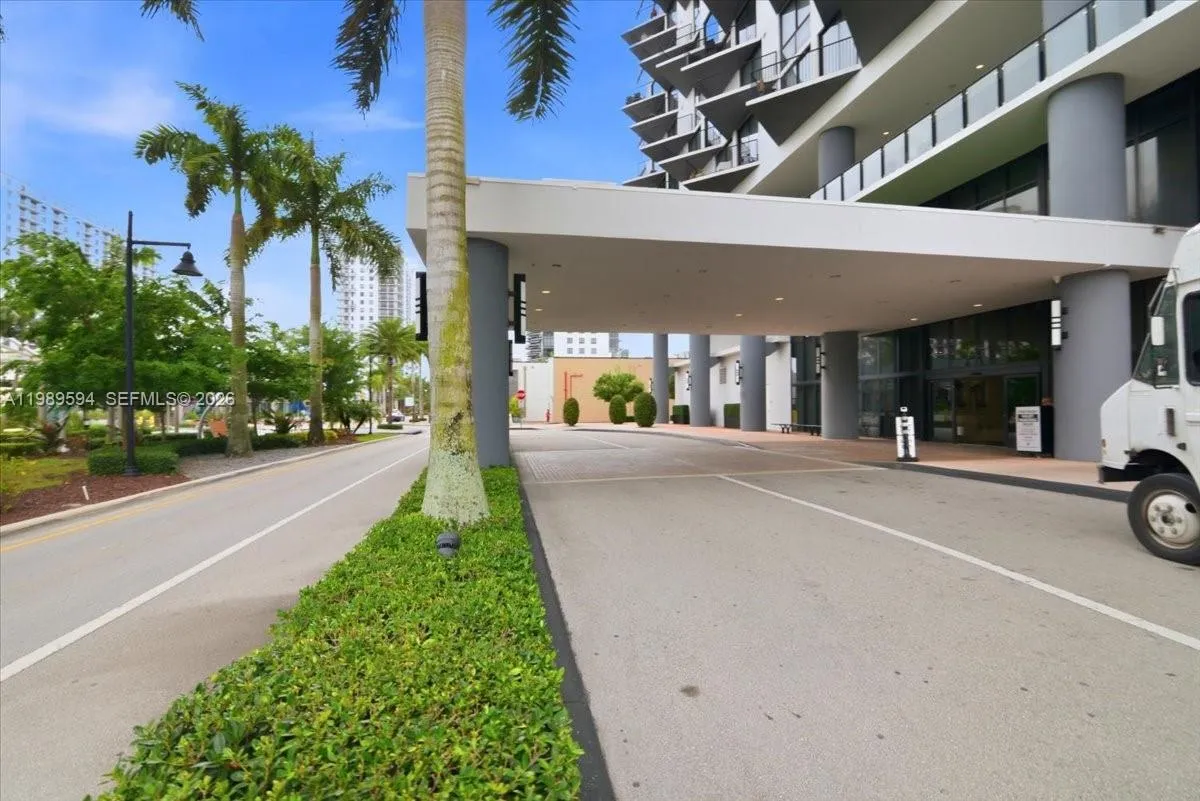 5300 Paseo Blvd 1803, Doral, Florida 33166, Doral, Florida 33166, 2 Bedrooms Bedrooms, ,2 BathroomsBathrooms,Residential,For Sale,5300 Paseo Blvd 1803, Doral, Florida 33166,A11989594