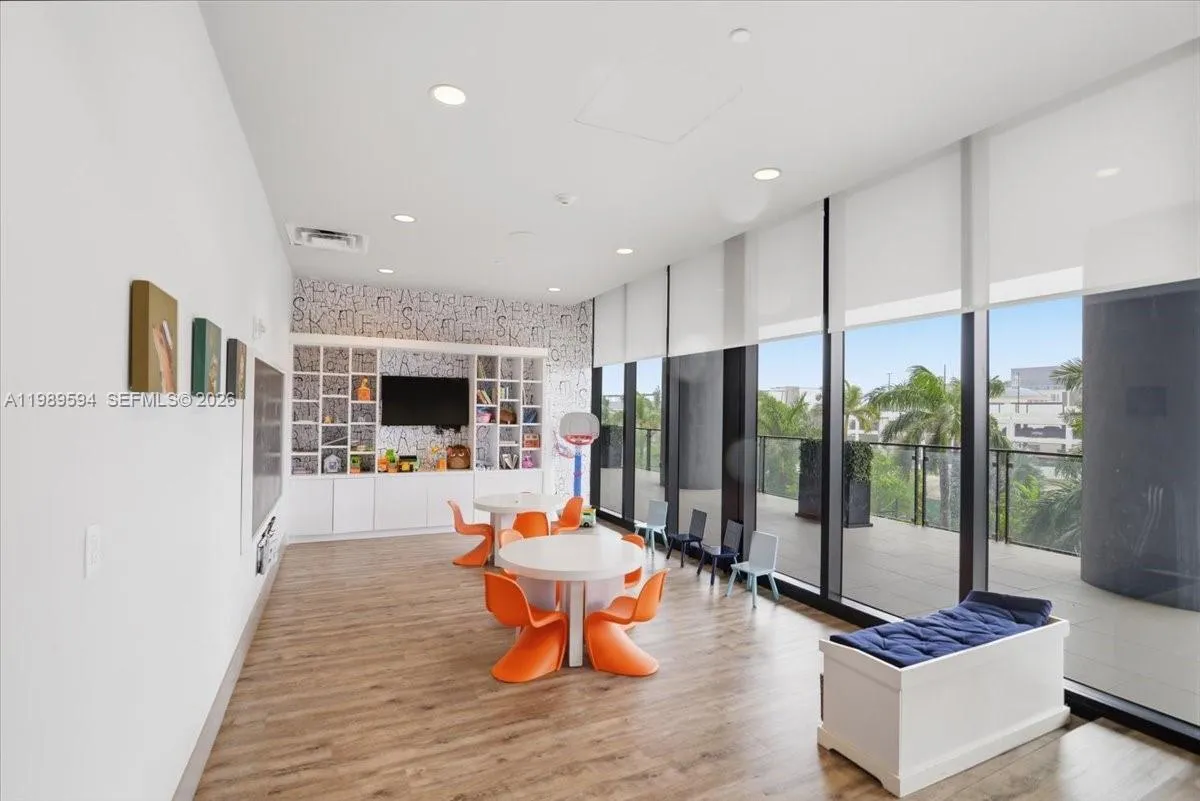 5300 Paseo Blvd 1803, Doral, Florida 33166, Doral, Florida 33166, 2 Bedrooms Bedrooms, ,2 BathroomsBathrooms,Residential,For Sale,5300 Paseo Blvd 1803, Doral, Florida 33166,A11989594