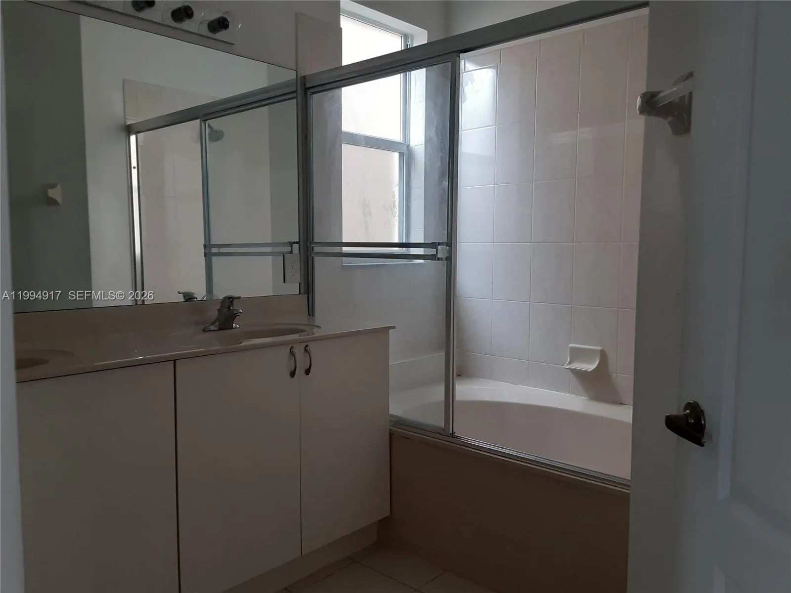 3760 Ne 9th Ct, Homestead, Florida 33033, Homestead, Florida 33033, 5 Bedrooms Bedrooms, ,3 BathroomsBathrooms,Residential Lease,For Rent,3760 Ne 9th Ct, Homestead, Florida 33033,A11994917