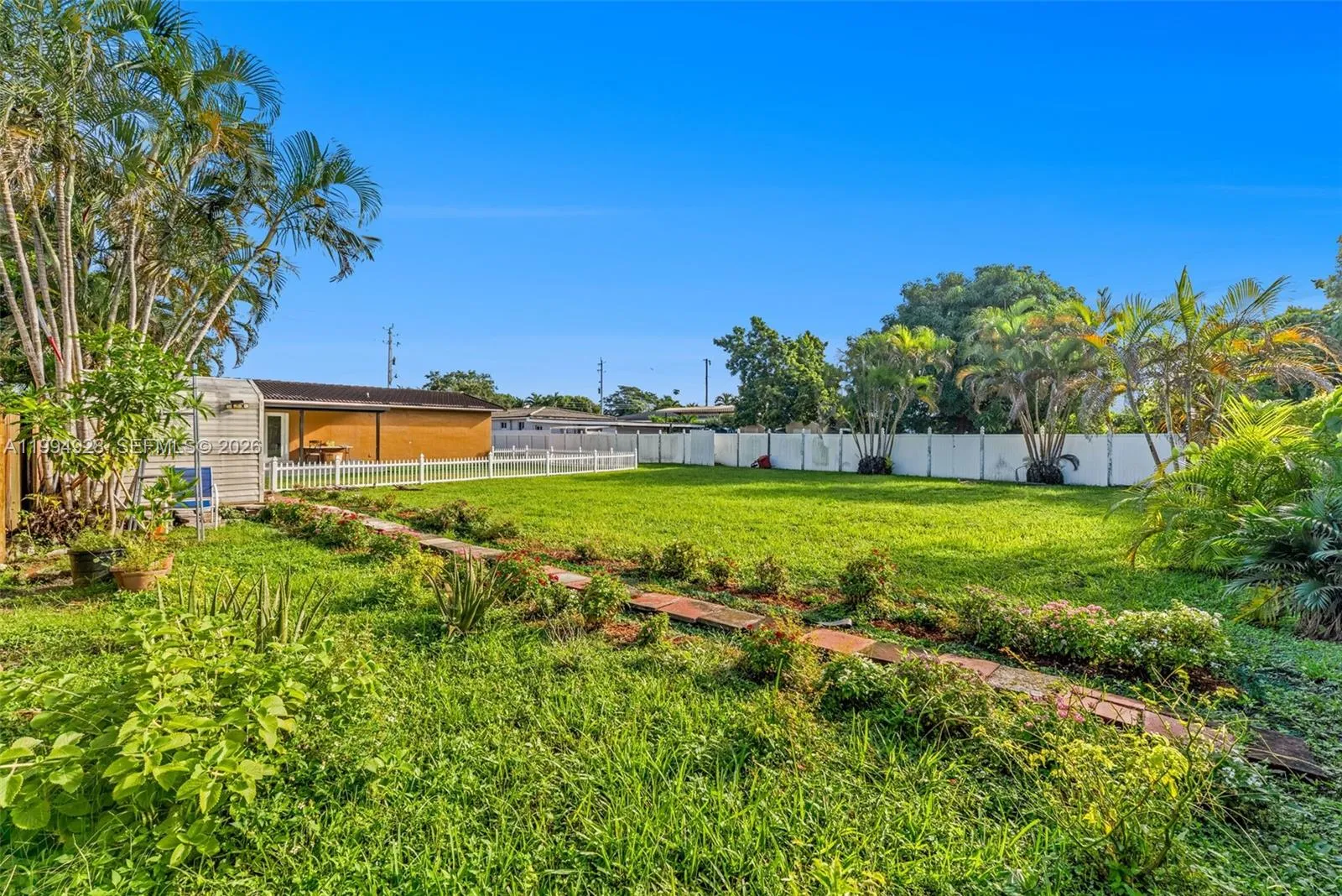 8820 Sw 27th St, Miami, Florida 33165, Miami, Florida 33165, ,Residential Income,For Sale,8820 Sw 27th St, Miami, Florida 33165,A11994928