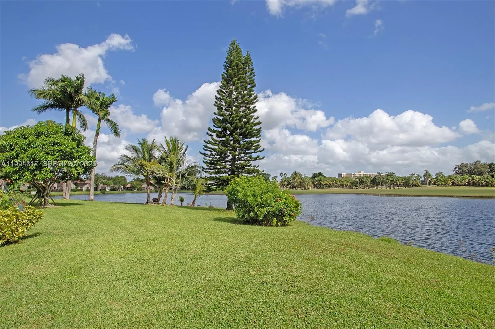 524 Village Lake Dr 524, Weston, Florida 33326, Weston, Florida 33326, 3 Bedrooms Bedrooms, ,2 BathroomsBathrooms,Residential Lease,For Rent,524 Village Lake Dr 524, Weston, Florida 33326,A11994317