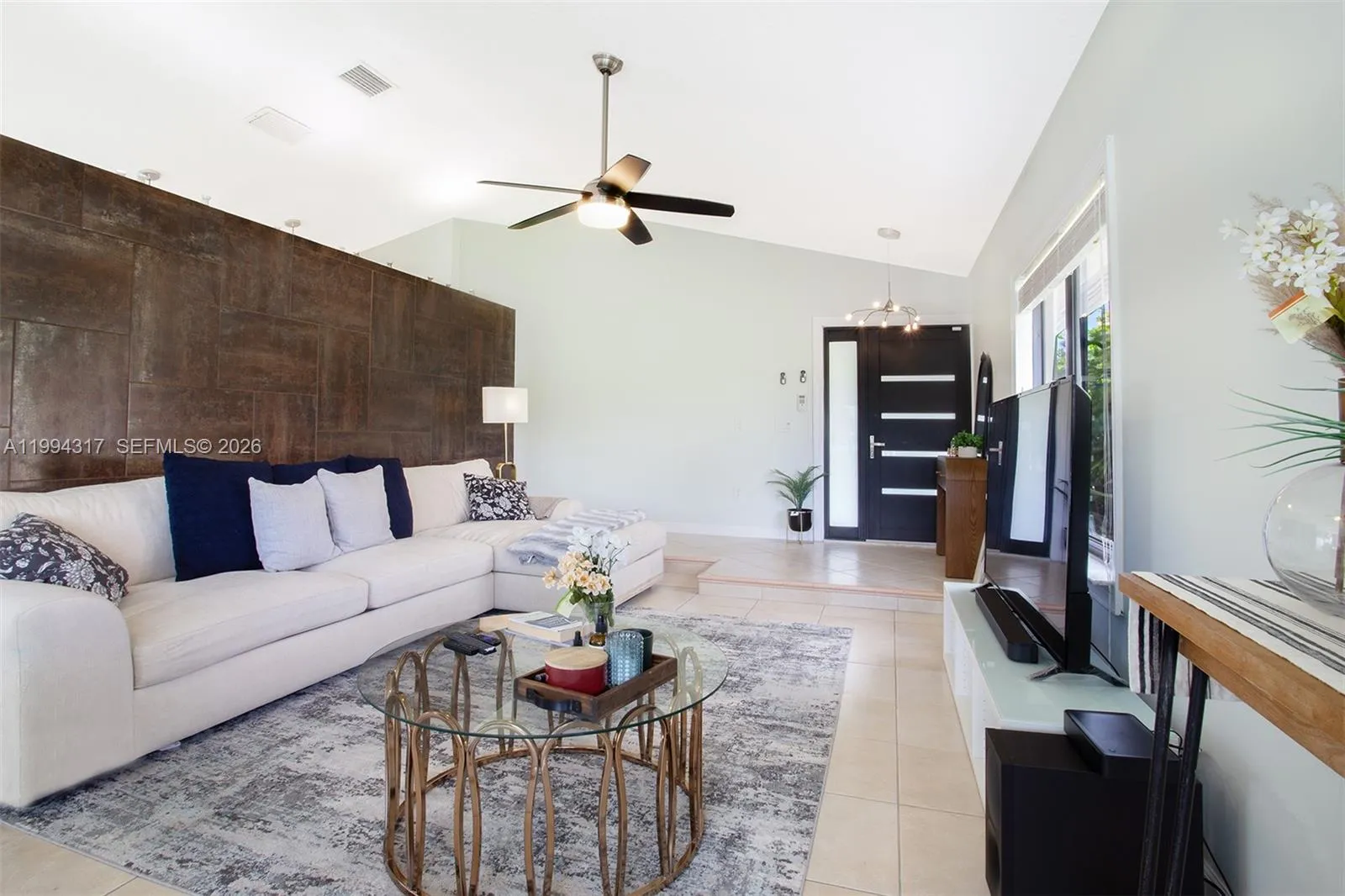 524 Village Lake Dr 524, Weston, Florida 33326, Weston, Florida 33326, 3 Bedrooms Bedrooms, ,2 BathroomsBathrooms,Residential Lease,For Rent,524 Village Lake Dr 524, Weston, Florida 33326,A11994317