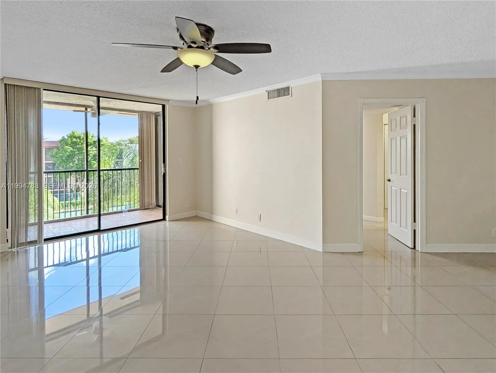 10501 W Broward Blvd 408, Plantation, Florida 3332, Plantation, Florida 33324, 2 Bedrooms Bedrooms, ,2 BathroomsBathrooms,Residential,For Sale,10501 W Broward Blvd 408, Plantation, Florida 3332,A11994788