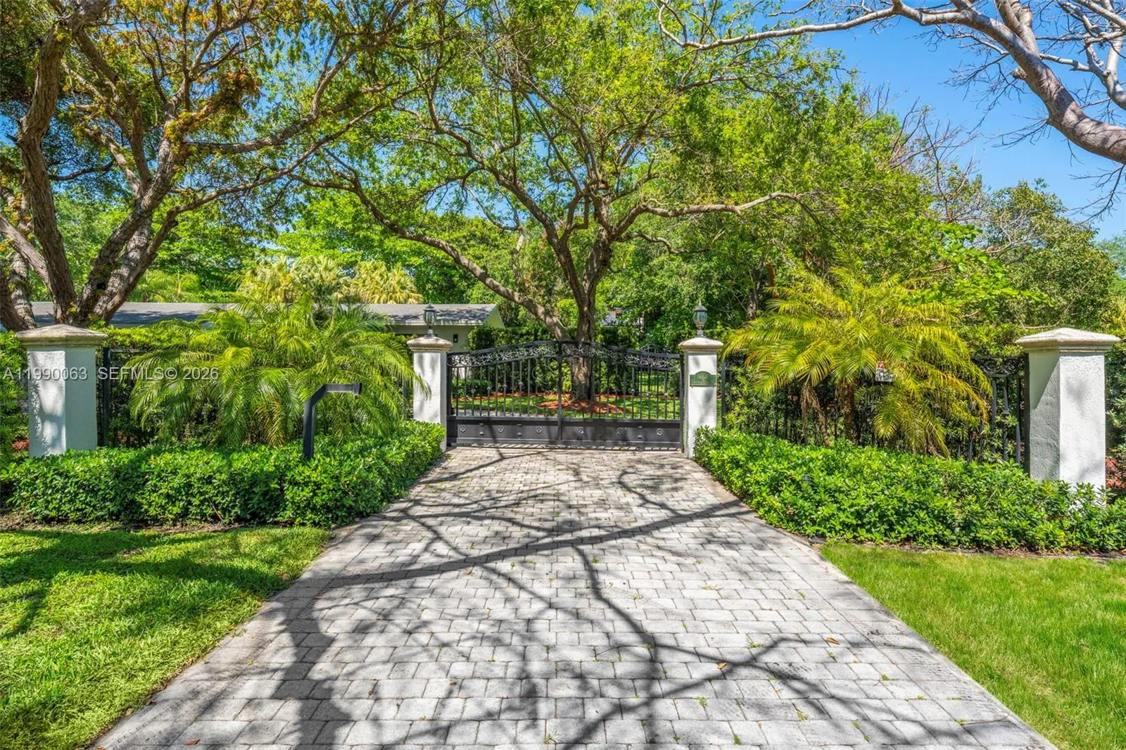 6601 Sw 124th St, Pinecrest, Florida 33156, Pinecrest, Florida 33156, 4 Bedrooms Bedrooms, ,3 BathroomsBathrooms,Residential,For Sale,6601 Sw 124th St, Pinecrest, Florida 33156,A11990063