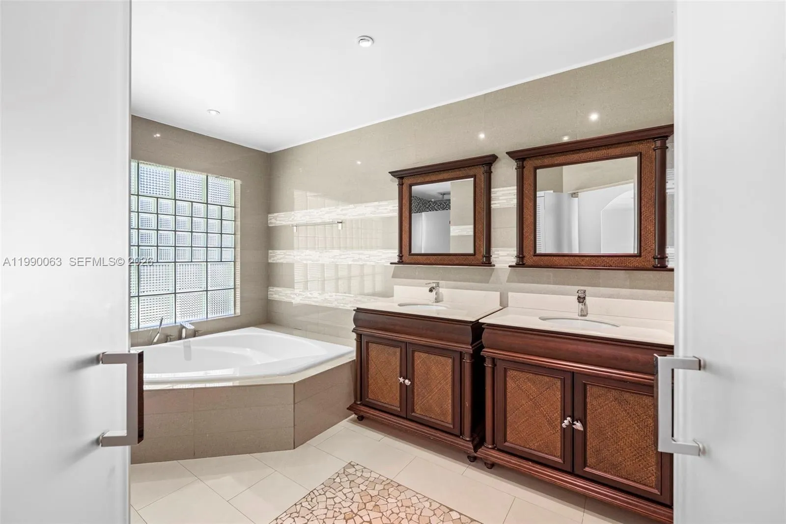 6601 Sw 124th St, Pinecrest, Florida 33156, Pinecrest, Florida 33156, 4 Bedrooms Bedrooms, ,3 BathroomsBathrooms,Residential,For Sale,6601 Sw 124th St, Pinecrest, Florida 33156,A11990063