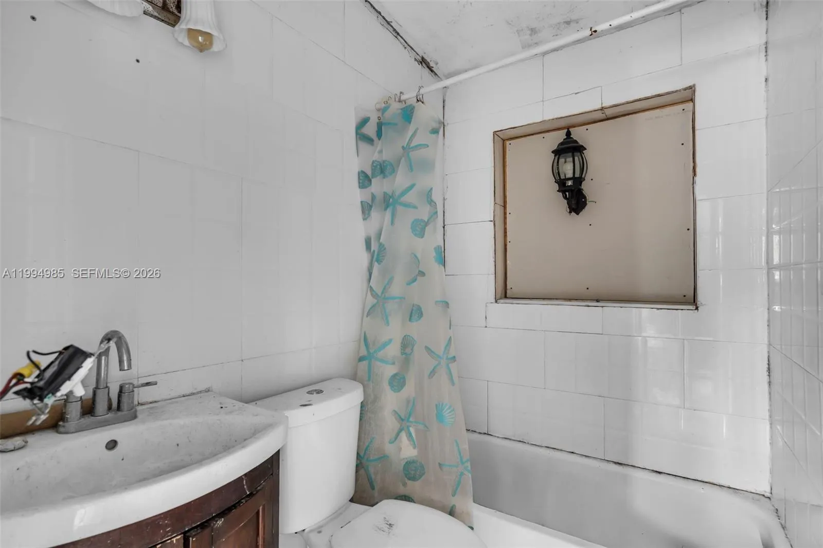 1830 Nw 26th Ter, Fort Lauderdale, Florida 33311, Fort Lauderdale, Florida 33311, 5 Bedrooms Bedrooms, ,3 BathroomsBathrooms,Residential,For Sale,1830 Nw 26th Ter, Fort Lauderdale, Florida 33311,A11994985