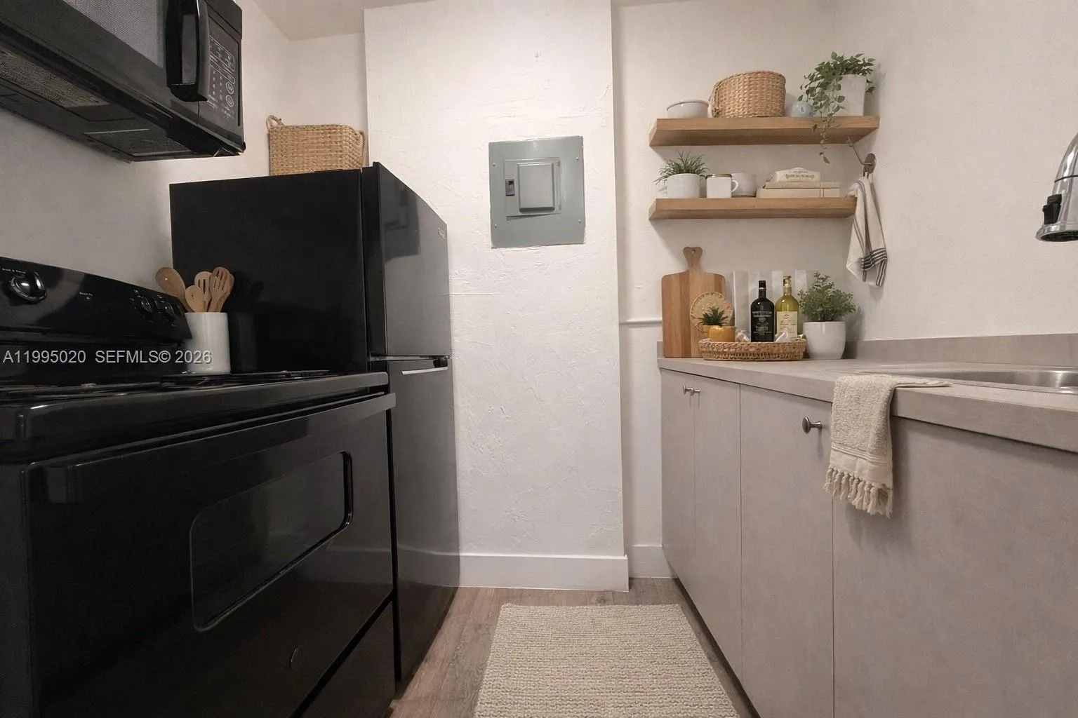 143 Sw 9th St 105, Miami, Florida 33130, Miami, Florida 33130, 1 Bedroom Bedrooms, ,1 BathroomBathrooms,Residential Lease,For Rent,143 Sw 9th St 105, Miami, Florida 33130,A11995020