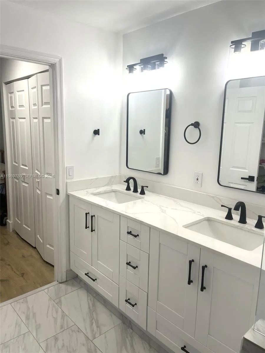 double veined quartz sink