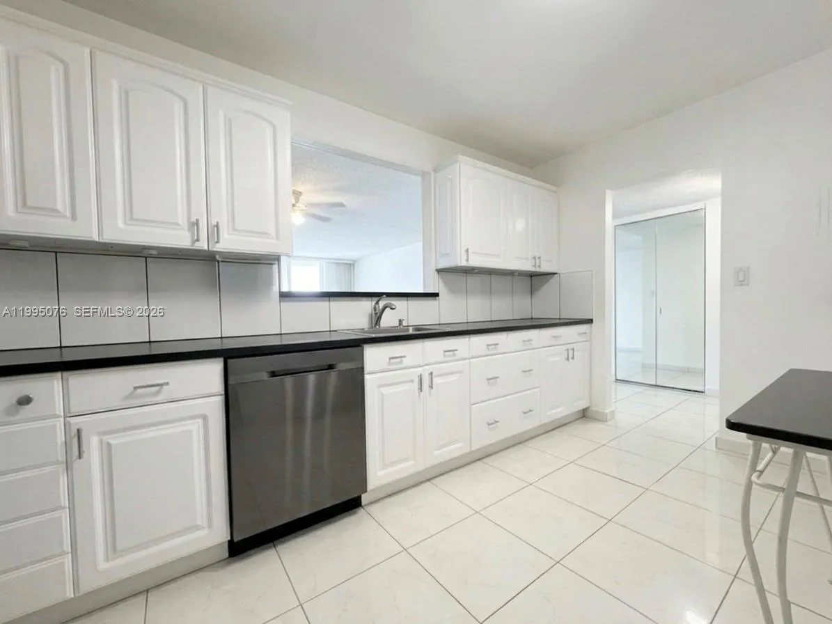 3800 S Ocean Dr 816, Hollywood, Florida 33019, Hollywood, Florida 33019, 2 Bedrooms Bedrooms, ,2 BathroomsBathrooms,Residential Lease,For Rent,3800 S Ocean Dr 816, Hollywood, Florida 33019,A11995076