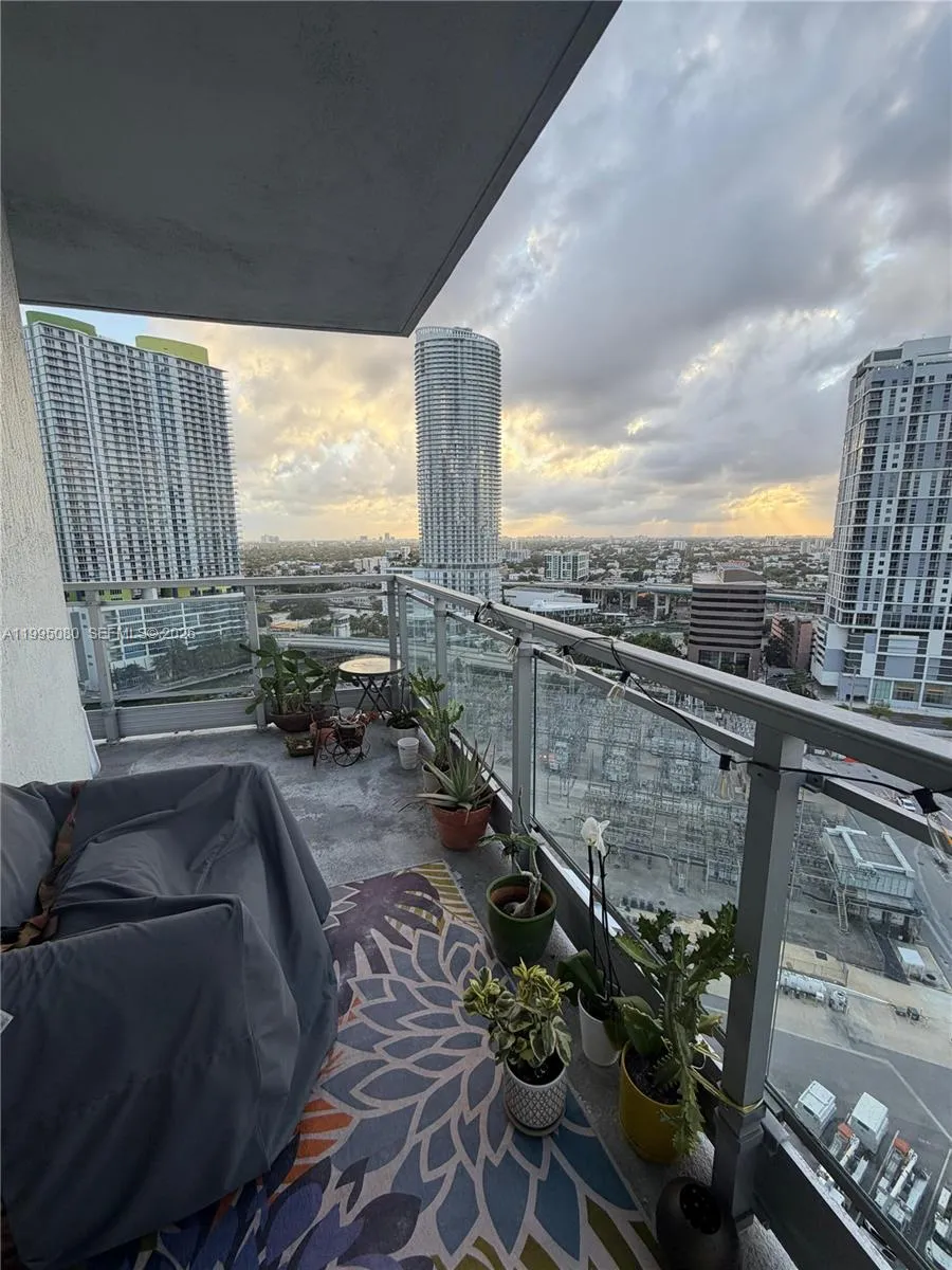 90 Sw 3rd St 2112, Miami, Florida 33130, Miami, Florida 33130, 1 Bedroom Bedrooms, ,1 BathroomBathrooms,Residential Lease,For Rent,90 Sw 3rd St 2112, Miami, Florida 33130,A11995080