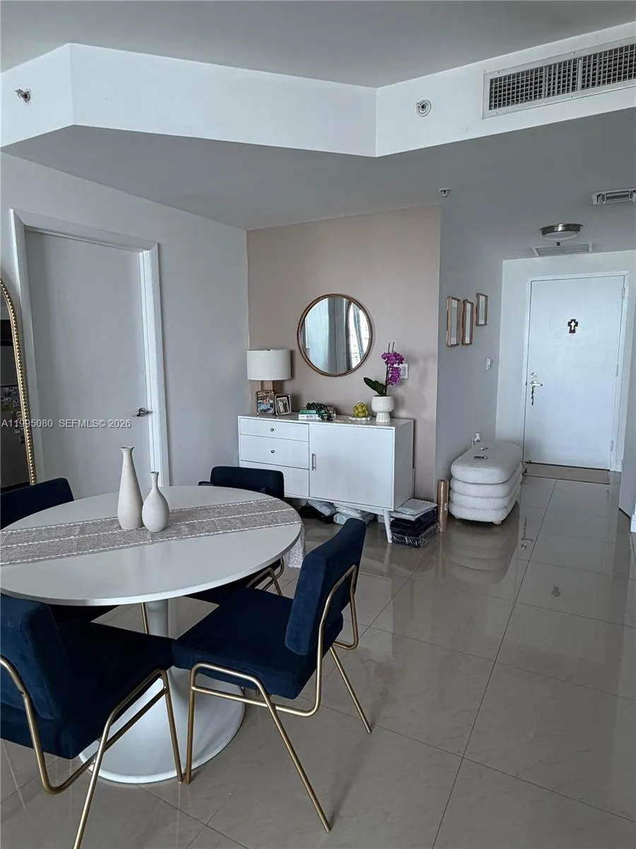 90 Sw 3rd St 2112, Miami, Florida 33130, Miami, Florida 33130, 1 Bedroom Bedrooms, ,1 BathroomBathrooms,Residential Lease,For Rent,90 Sw 3rd St 2112, Miami, Florida 33130,A11995080