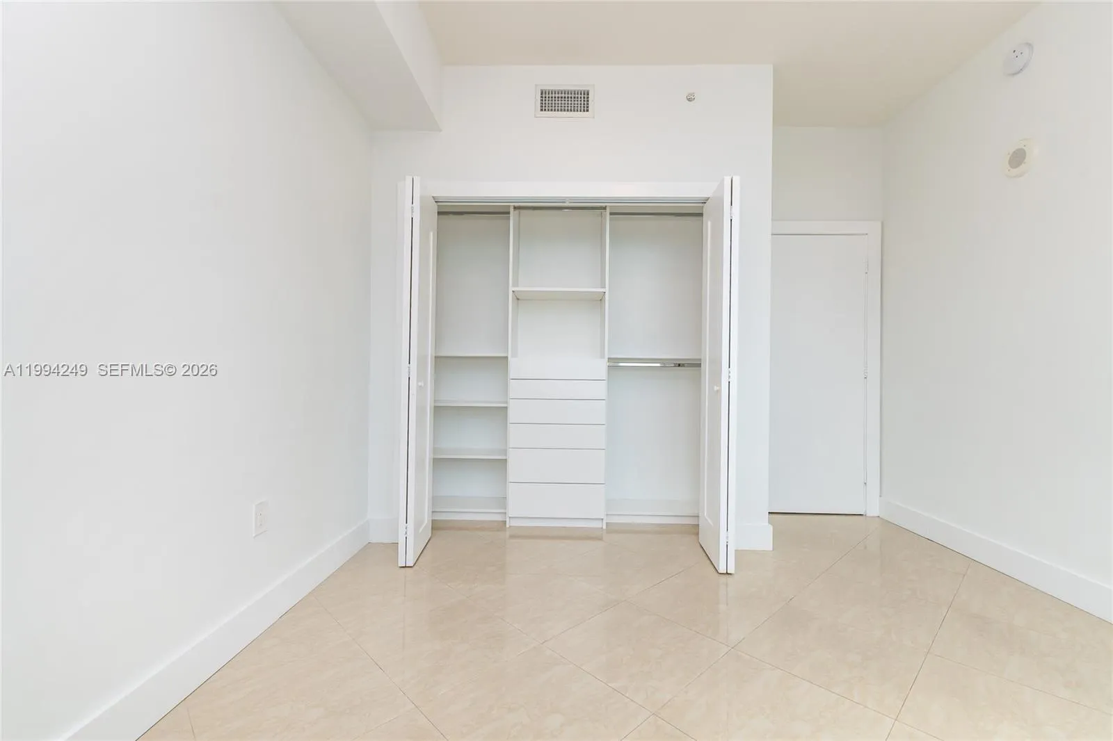 31 Se 5th St 3914, Miami, Florida 33131, Miami, Florida 33131, 2 Bedrooms Bedrooms, ,2 BathroomsBathrooms,Residential Lease,For Rent,31 Se 5th St 3914, Miami, Florida 33131,A11994249