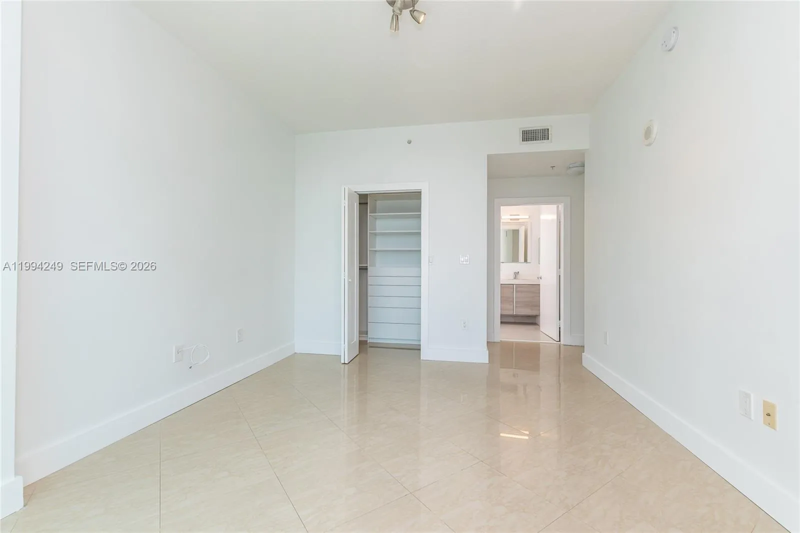 31 Se 5th St 3914, Miami, Florida 33131, Miami, Florida 33131, 2 Bedrooms Bedrooms, ,2 BathroomsBathrooms,Residential Lease,For Rent,31 Se 5th St 3914, Miami, Florida 33131,A11994249