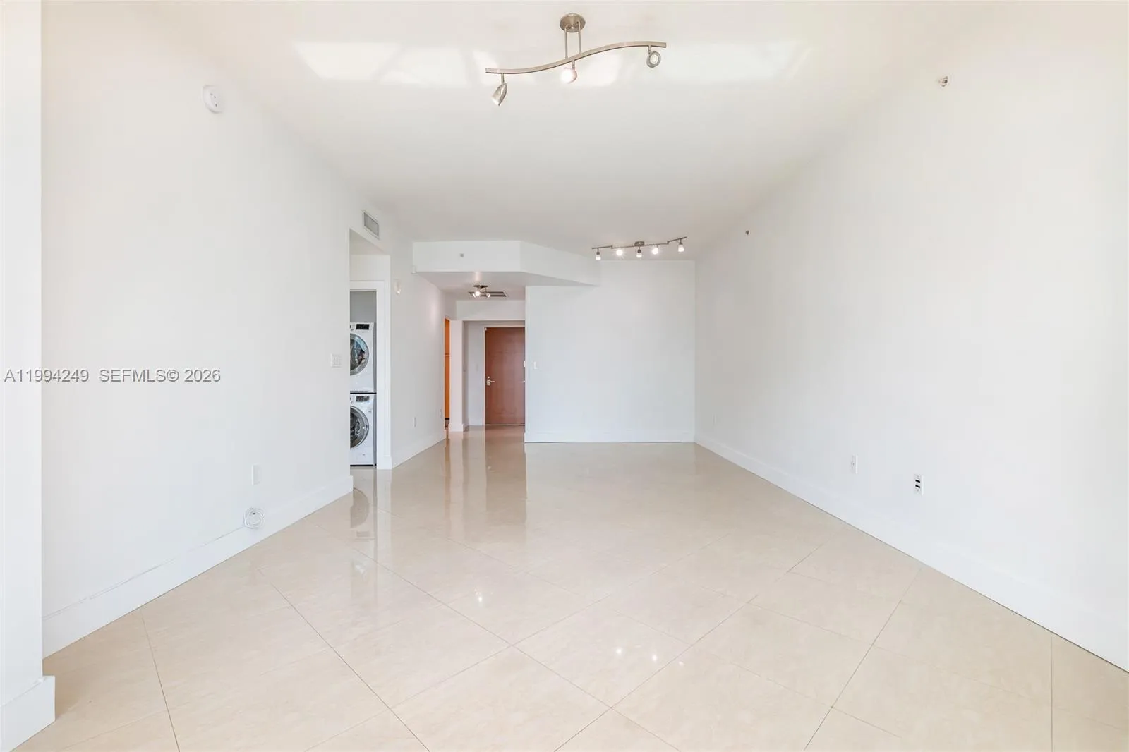 31 Se 5th St 3914, Miami, Florida 33131, Miami, Florida 33131, 2 Bedrooms Bedrooms, ,2 BathroomsBathrooms,Residential Lease,For Rent,31 Se 5th St 3914, Miami, Florida 33131,A11994249