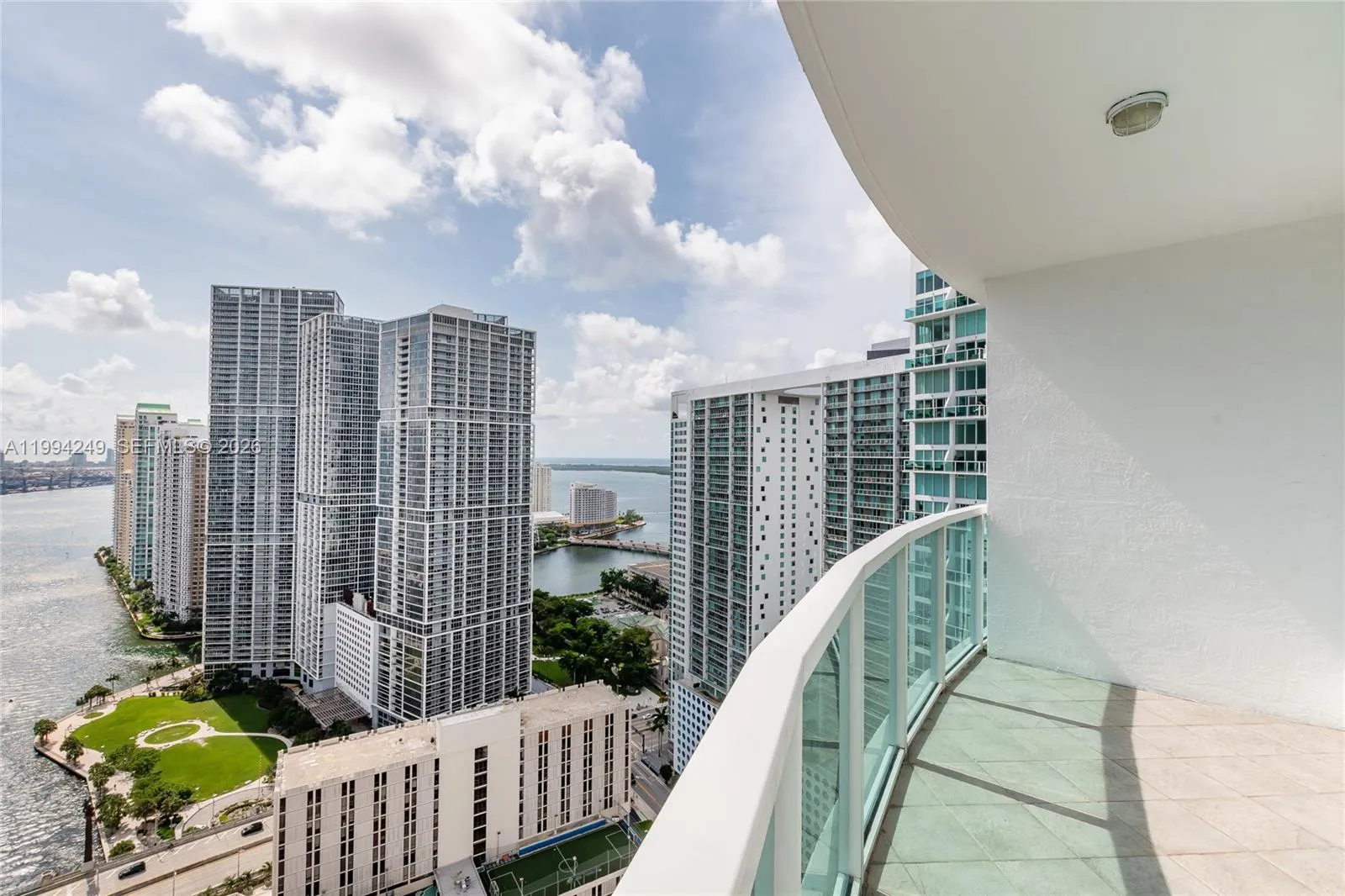 31 Se 5th St 3914, Miami, Florida 33131, Miami, Florida 33131, 2 Bedrooms Bedrooms, ,2 BathroomsBathrooms,Residential Lease,For Rent,31 Se 5th St 3914, Miami, Florida 33131,A11994249