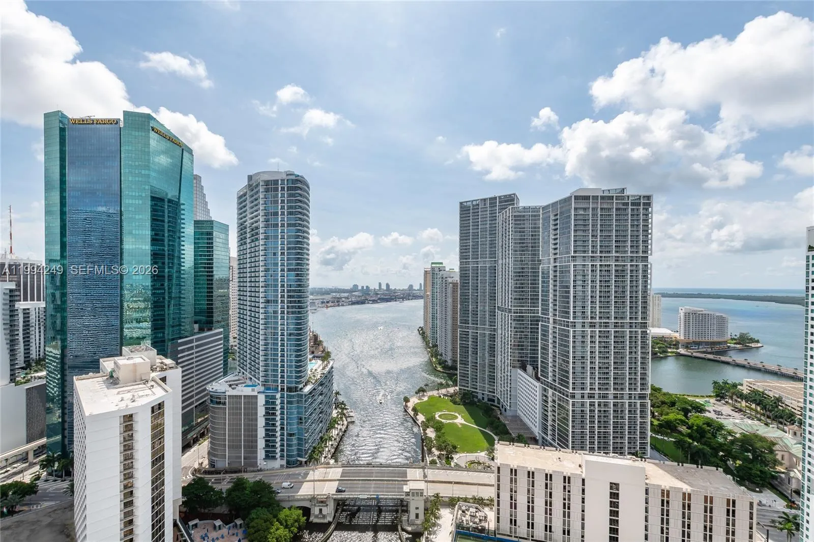31 Se 5th St 3914, Miami, Florida 33131, Miami, Florida 33131, 2 Bedrooms Bedrooms, ,2 BathroomsBathrooms,Residential Lease,For Rent,31 Se 5th St 3914, Miami, Florida 33131,A11994249