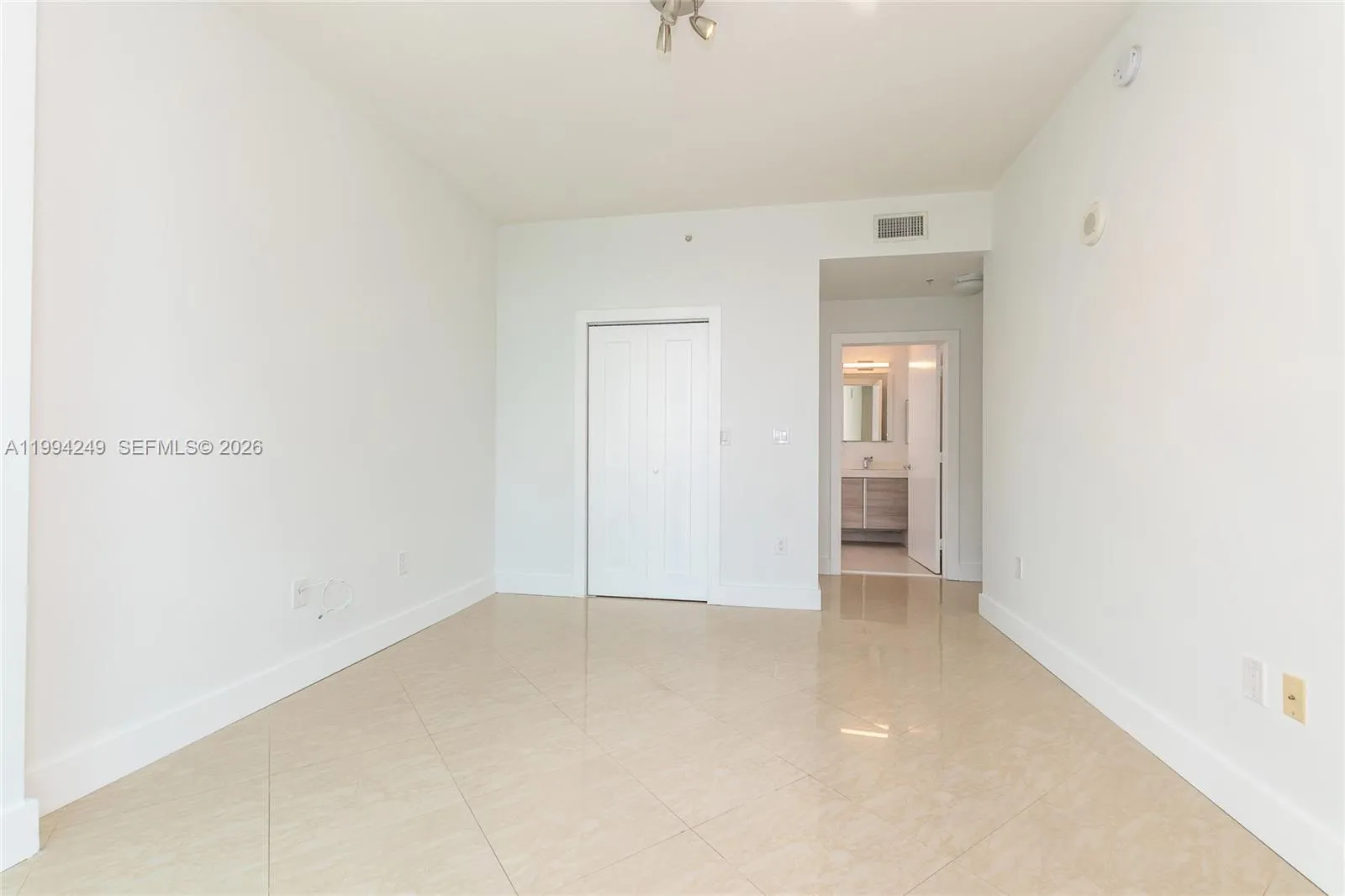 31 Se 5th St 3914, Miami, Florida 33131, Miami, Florida 33131, 2 Bedrooms Bedrooms, ,2 BathroomsBathrooms,Residential Lease,For Rent,31 Se 5th St 3914, Miami, Florida 33131,A11994249