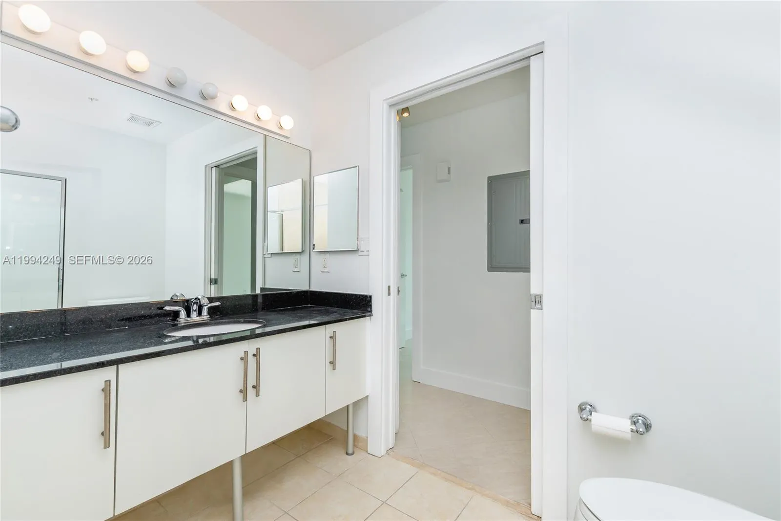 31 Se 5th St 3914, Miami, Florida 33131, Miami, Florida 33131, 2 Bedrooms Bedrooms, ,2 BathroomsBathrooms,Residential Lease,For Rent,31 Se 5th St 3914, Miami, Florida 33131,A11994249