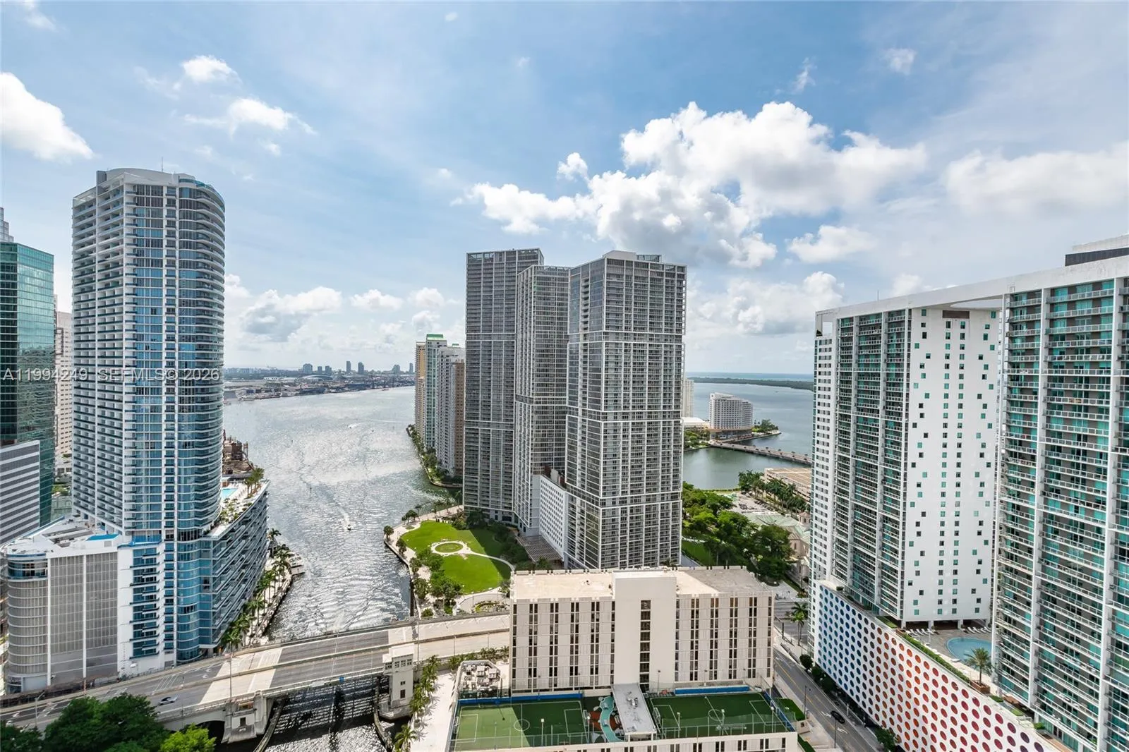 31 Se 5th St 3914, Miami, Florida 33131, Miami, Florida 33131, 2 Bedrooms Bedrooms, ,2 BathroomsBathrooms,Residential Lease,For Rent,31 Se 5th St 3914, Miami, Florida 33131,A11994249