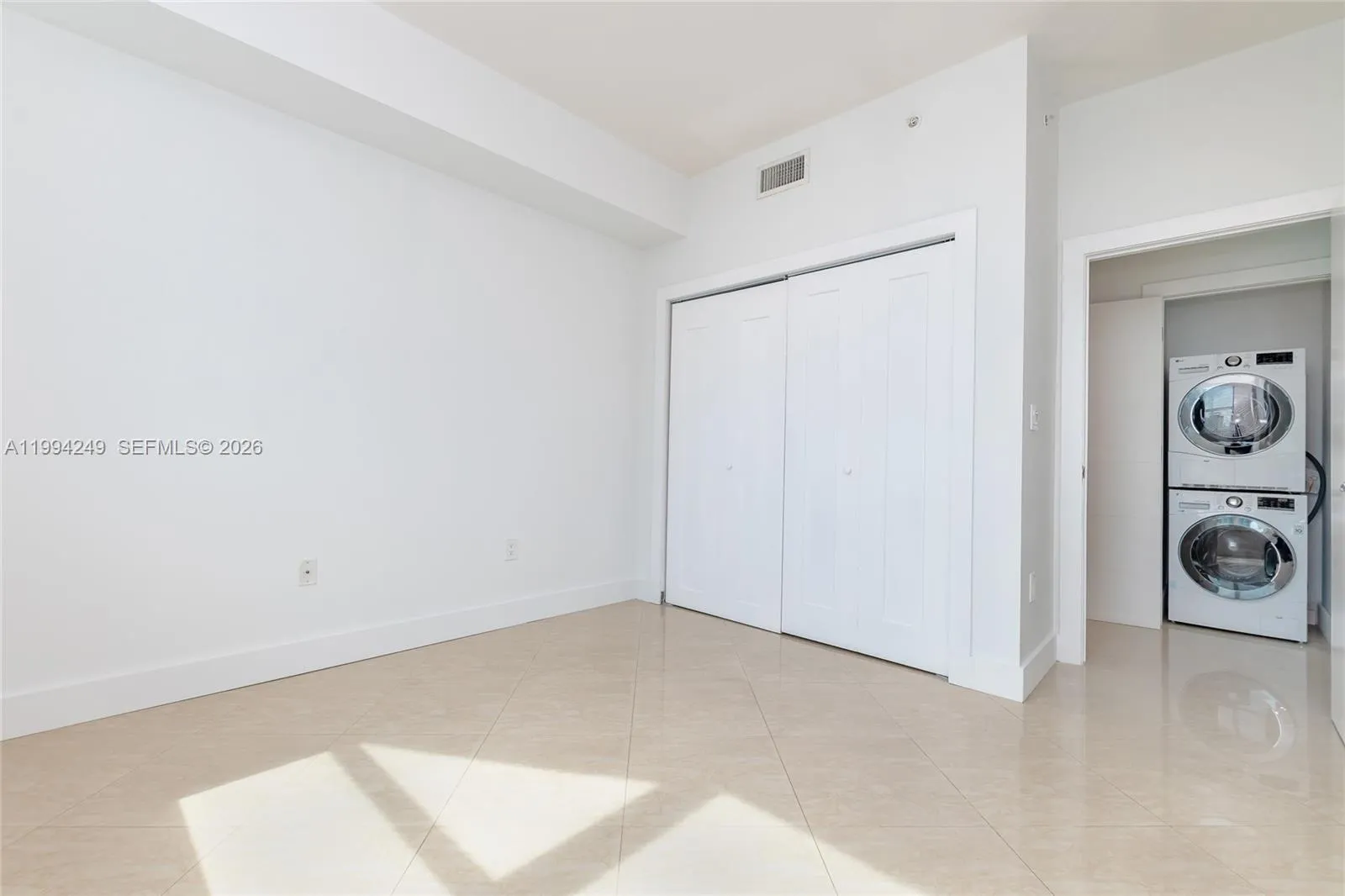 31 Se 5th St 3914, Miami, Florida 33131, Miami, Florida 33131, 2 Bedrooms Bedrooms, ,2 BathroomsBathrooms,Residential Lease,For Rent,31 Se 5th St 3914, Miami, Florida 33131,A11994249
