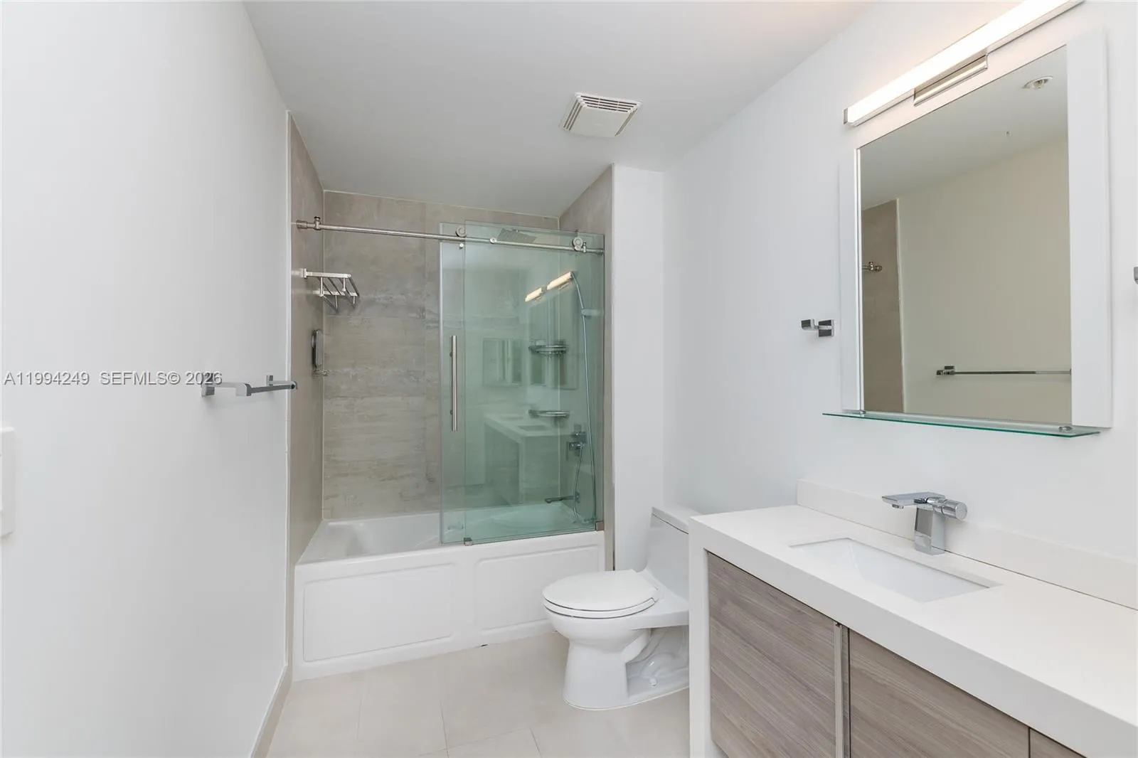 31 Se 5th St 3914, Miami, Florida 33131, Miami, Florida 33131, 2 Bedrooms Bedrooms, ,2 BathroomsBathrooms,Residential Lease,For Rent,31 Se 5th St 3914, Miami, Florida 33131,A11994249