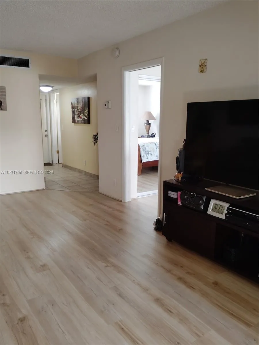 Lauderdale Lakes, Florida 33319, 1 Bedroom Bedrooms, ,1 BathroomBathrooms,Residential,For Sale,A11994796