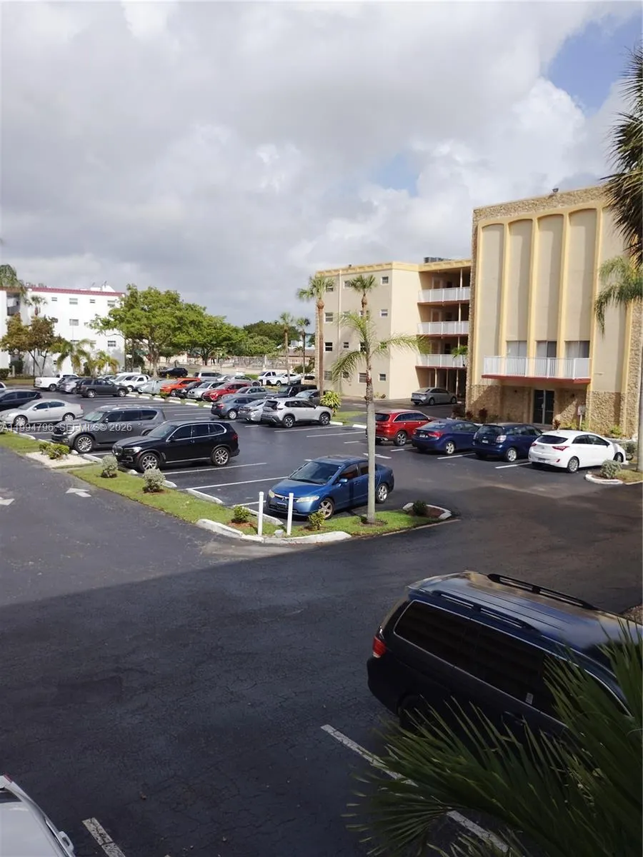 Lauderdale Lakes, Florida 33319, 1 Bedroom Bedrooms, ,1 BathroomBathrooms,Residential,For Sale,A11994796