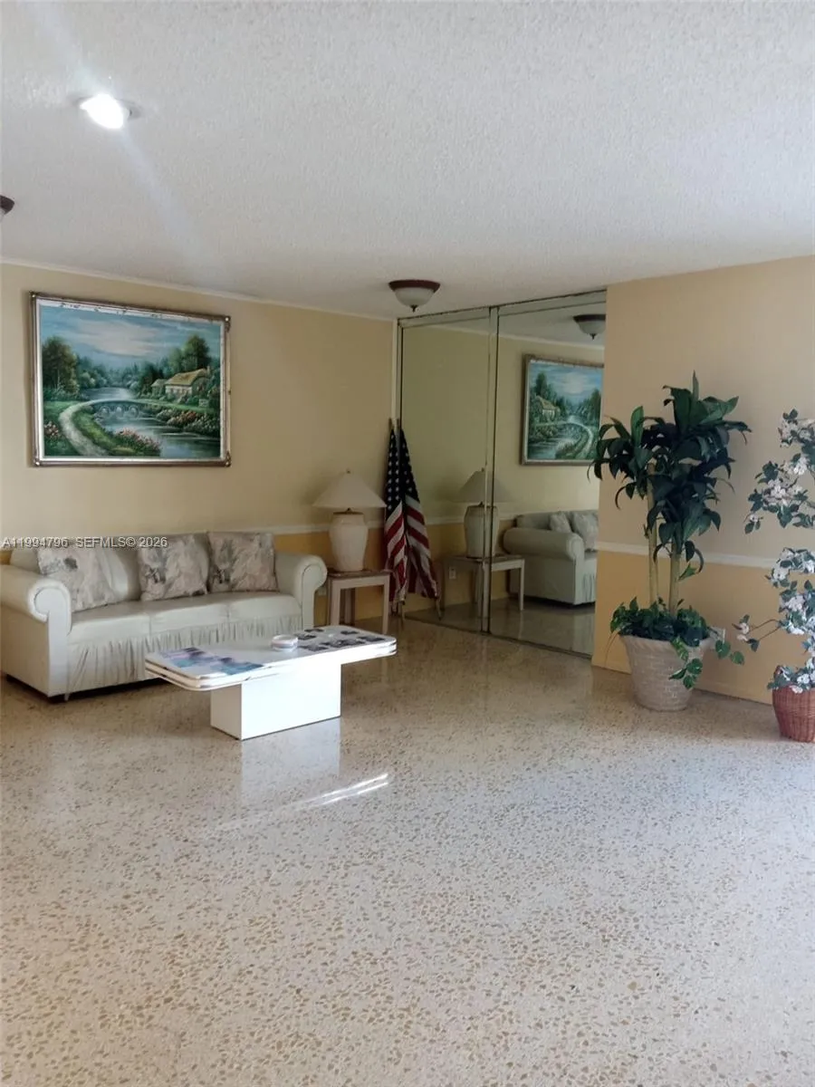 Lauderdale Lakes, Florida 33319, 1 Bedroom Bedrooms, ,1 BathroomBathrooms,Residential,For Sale,A11994796