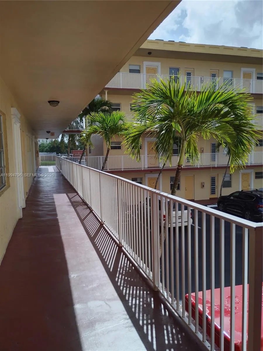 Lauderdale Lakes, Florida 33319, 1 Bedroom Bedrooms, ,1 BathroomBathrooms,Residential,For Sale,A11994796