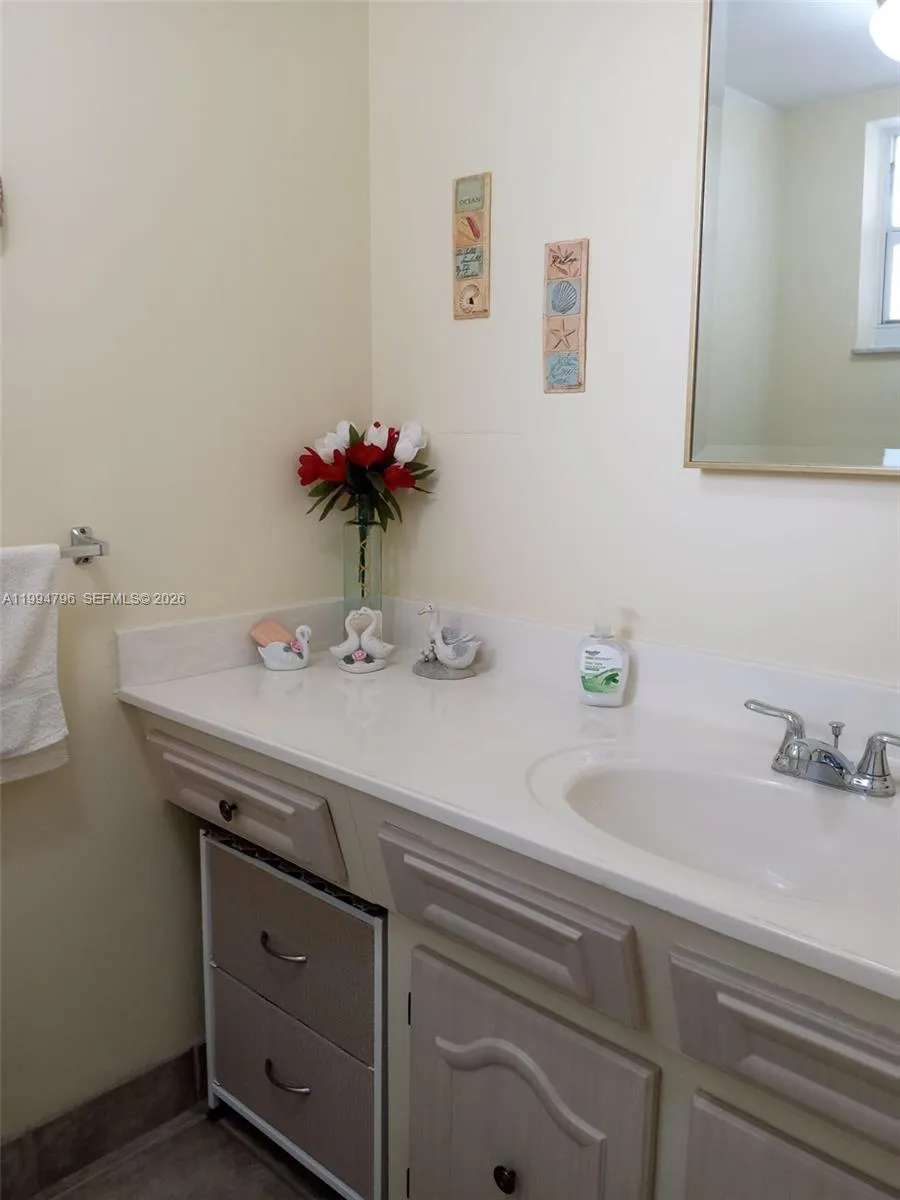 Lauderdale Lakes, Florida 33319, 1 Bedroom Bedrooms, ,1 BathroomBathrooms,Residential,For Sale,A11994796