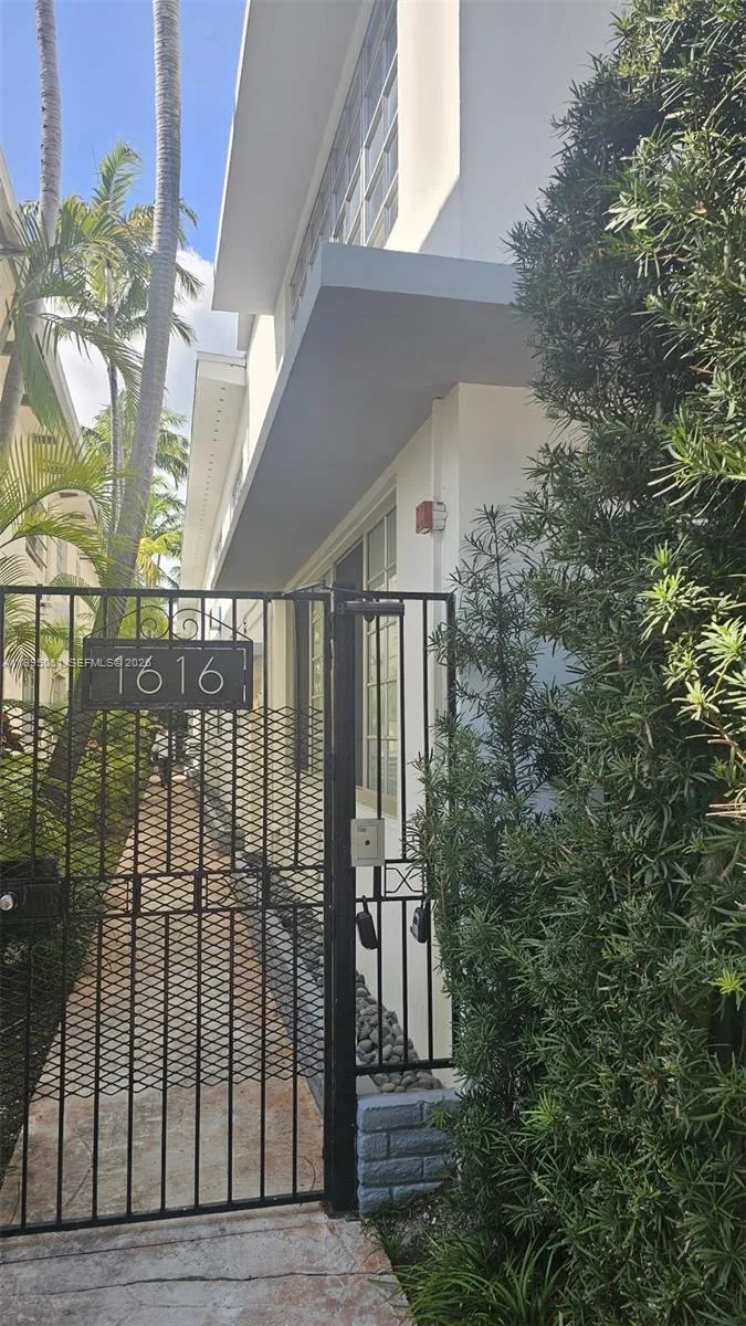 1616 Michigan Ave 11, Miami Beach, Florida 33139, Miami Beach, Florida 33139, ,1 BathroomBathrooms,Residential Lease,For Rent,1616 Michigan Ave 11, Miami Beach, Florida 33139,A11995061