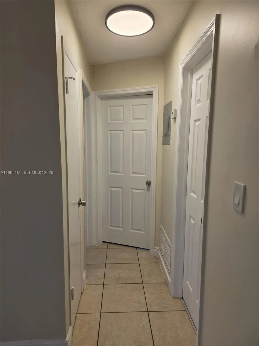 2504 Nw 9th Ln 2, Wilton Manors, Florida 33311, Wilton Manors, Florida 33311, 2 Bedrooms Bedrooms, ,1 BathroomBathrooms,Residential Lease,For Rent,2504 Nw 9th Ln 2, Wilton Manors, Florida 33311,A11995169