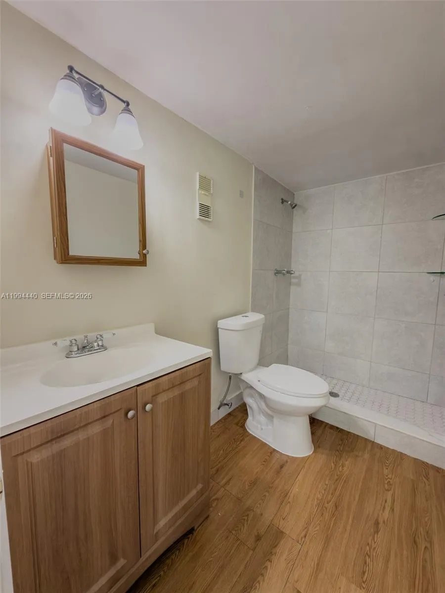8411 Nw 8th St 301, Miami, Florida 33126, Miami, Florida 33126, 2 Bedrooms Bedrooms, ,2 BathroomsBathrooms,Residential Lease,For Rent,8411 Nw 8th St 301, Miami, Florida 33126,A11994440
