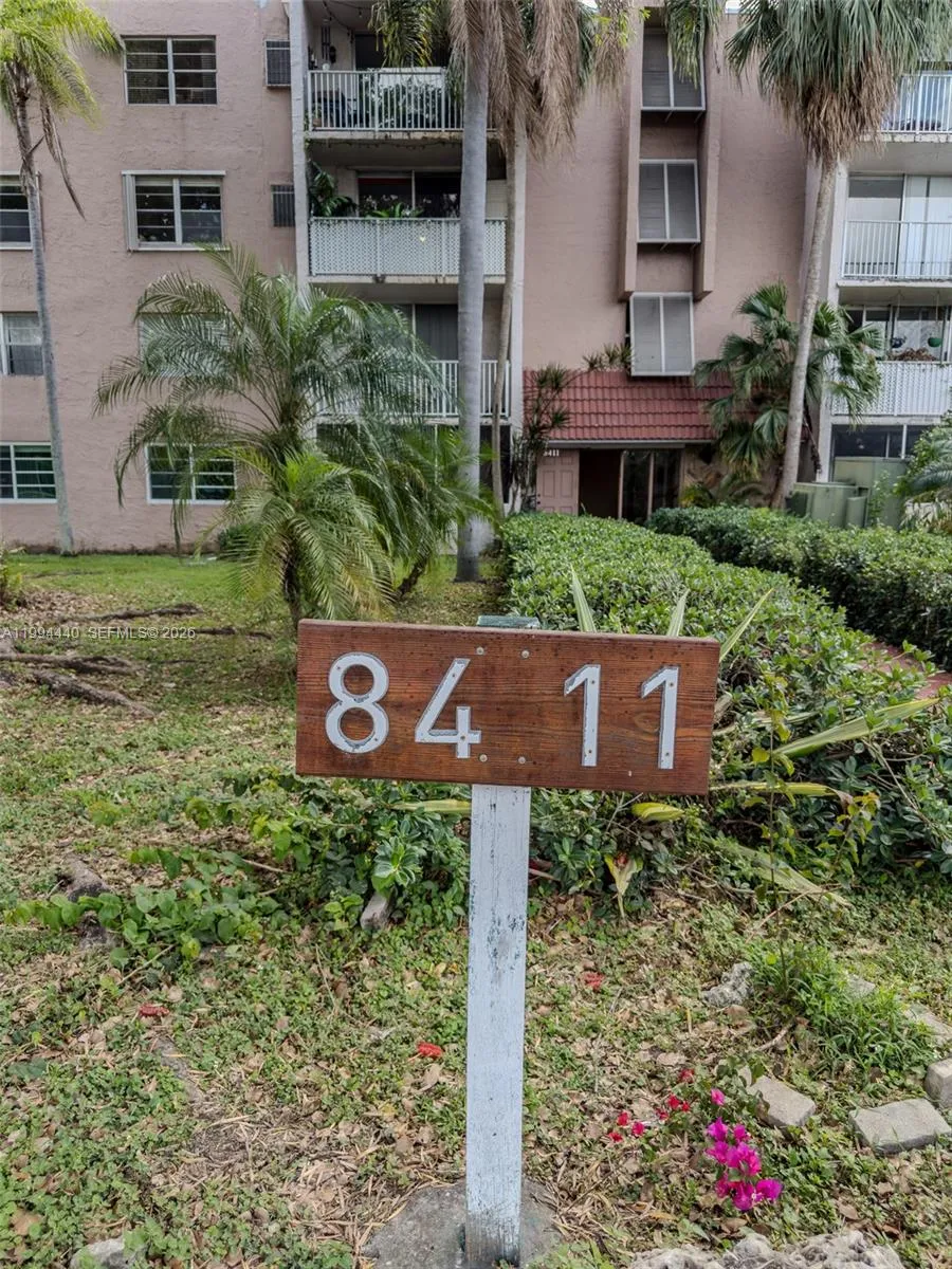 8411 Nw 8th St 301, Miami, Florida 33126, Miami, Florida 33126, 2 Bedrooms Bedrooms, ,2 BathroomsBathrooms,Residential Lease,For Rent,8411 Nw 8th St 301, Miami, Florida 33126,A11994440