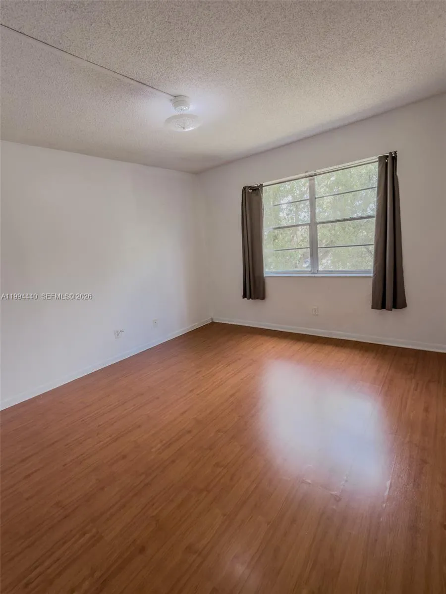 8411 Nw 8th St 301, Miami, Florida 33126, Miami, Florida 33126, 2 Bedrooms Bedrooms, ,2 BathroomsBathrooms,Residential Lease,For Rent,8411 Nw 8th St 301, Miami, Florida 33126,A11994440