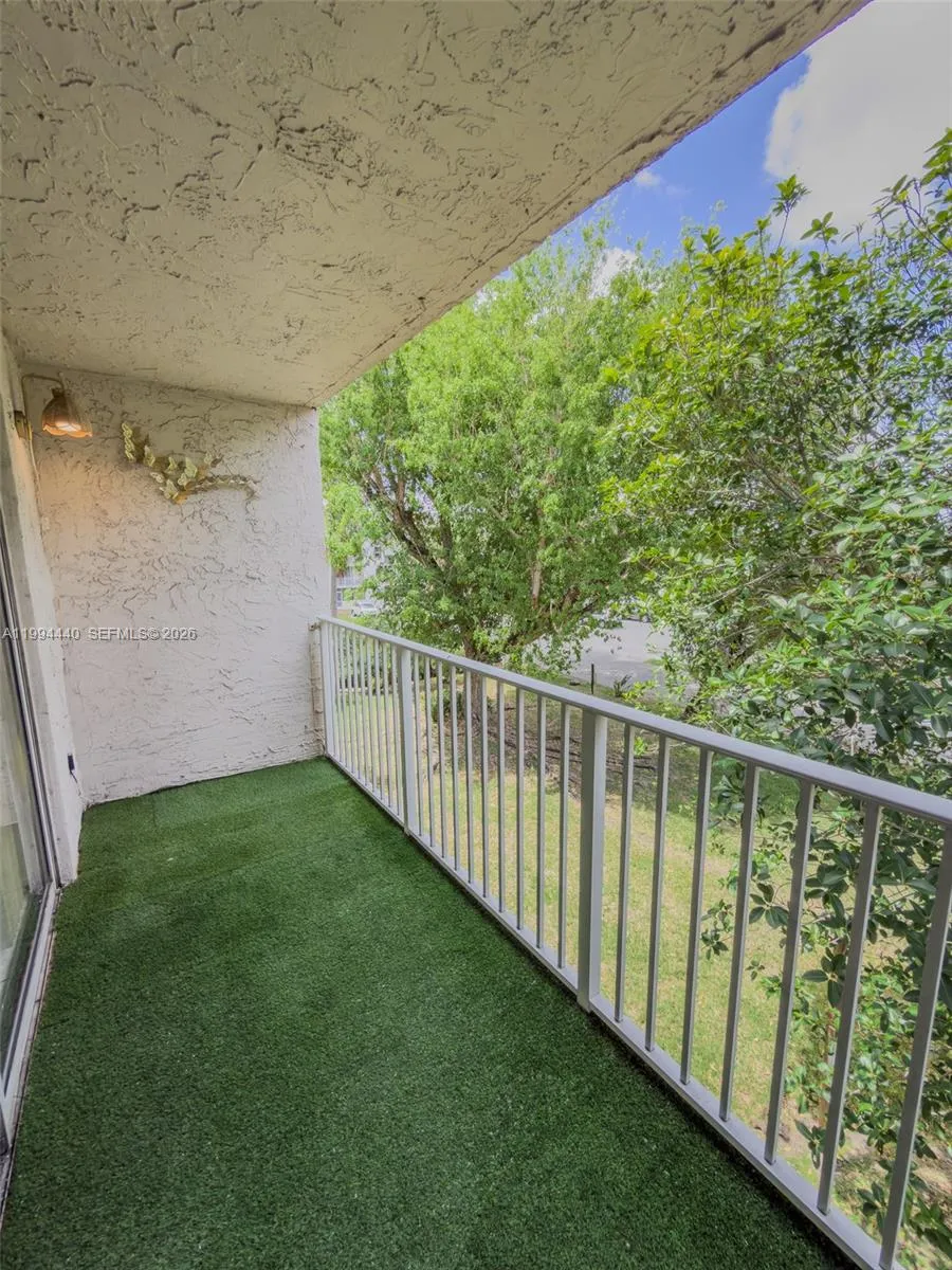 8411 Nw 8th St 301, Miami, Florida 33126, Miami, Florida 33126, 2 Bedrooms Bedrooms, ,2 BathroomsBathrooms,Residential Lease,For Rent,8411 Nw 8th St 301, Miami, Florida 33126,A11994440