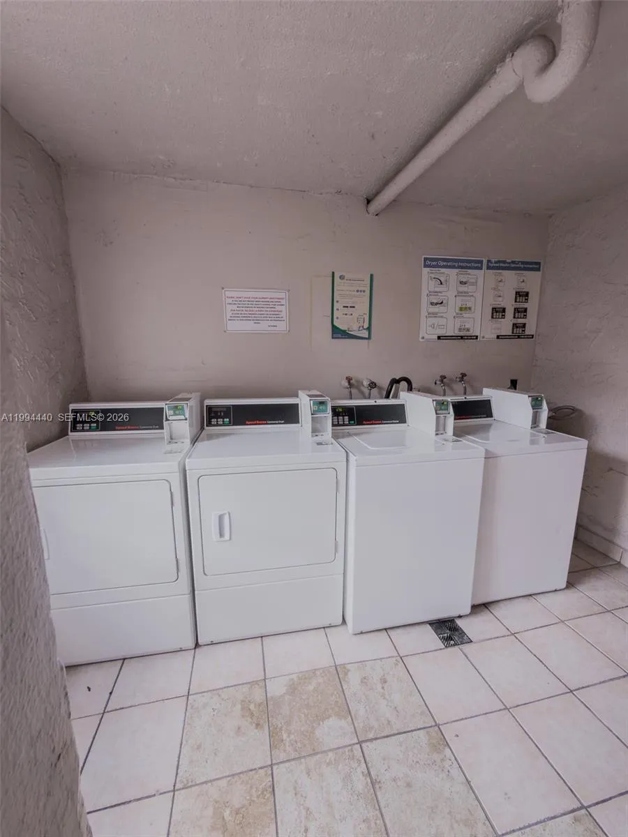 8411 Nw 8th St 301, Miami, Florida 33126, Miami, Florida 33126, 2 Bedrooms Bedrooms, ,2 BathroomsBathrooms,Residential Lease,For Rent,8411 Nw 8th St 301, Miami, Florida 33126,A11994440