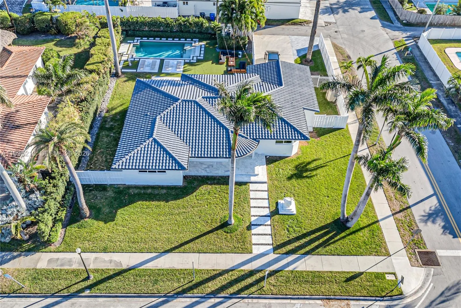 750 Harrison St, Hollywood, Florida 33019, Hollywood, Florida 33019, 4 Bedrooms Bedrooms, ,3 BathroomsBathrooms,Residential Lease,For Rent,750 Harrison St, Hollywood, Florida 33019,A11995213